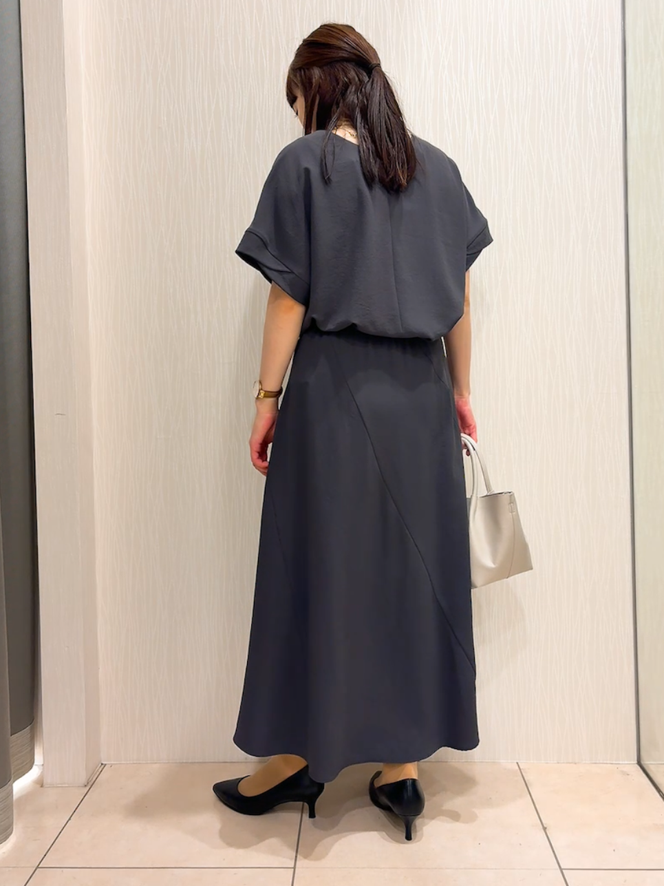 SAHOさんの「UNTITLED｜【セットアップ可/UVカット/前後2WAY】リラクシーフレンチスリーブブラウス」を使ったコーディネート
