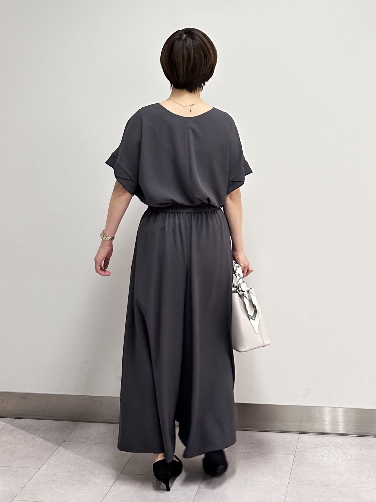 みなこさんの「UNTITLED｜【セットアップ可/UVカット/前後2WAY】リラクシーフレンチスリーブブラウス」を使ったコーディネート