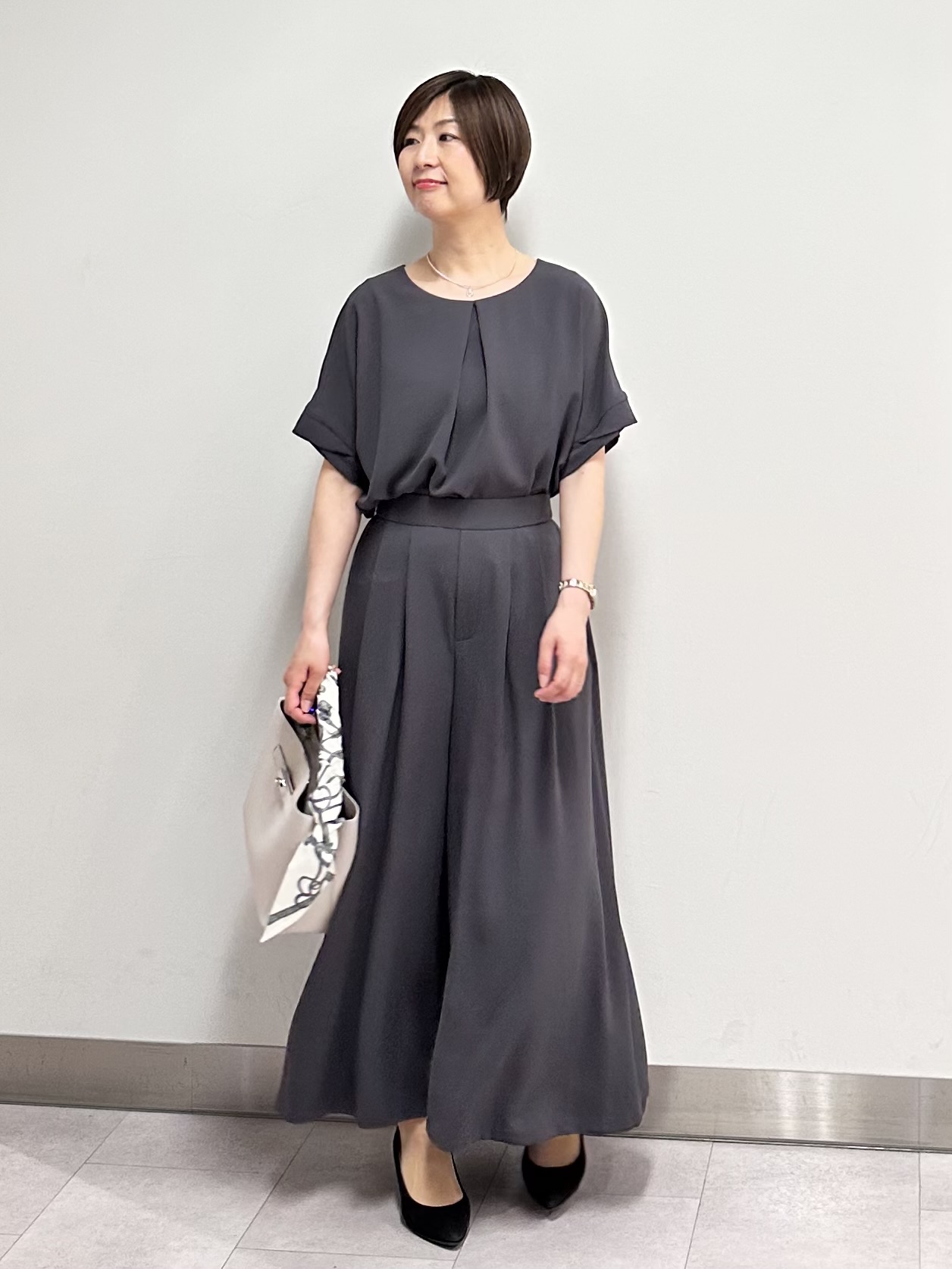 みなこさんの「UNTITLED｜【セットアップ可/UVカット/前後2WAY】リラクシーフレンチスリーブブラウス」を使ったコーディネート
