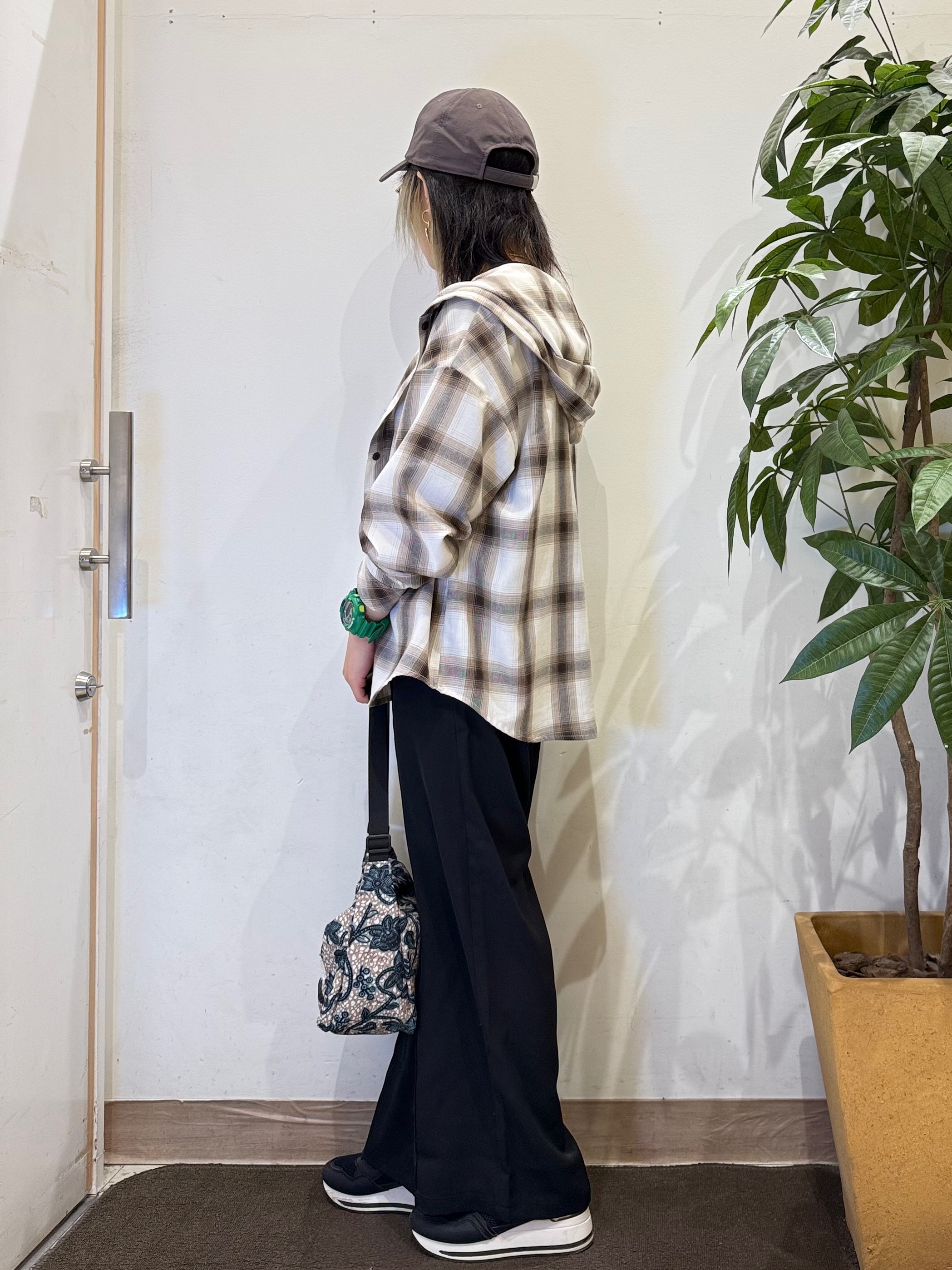 misakiさんの「SHOO･LA･RUE｜【UV/S-LL/セットアップ可】やみつきになる肌触り さらさらぷるんトップス」を使ったコーディネート