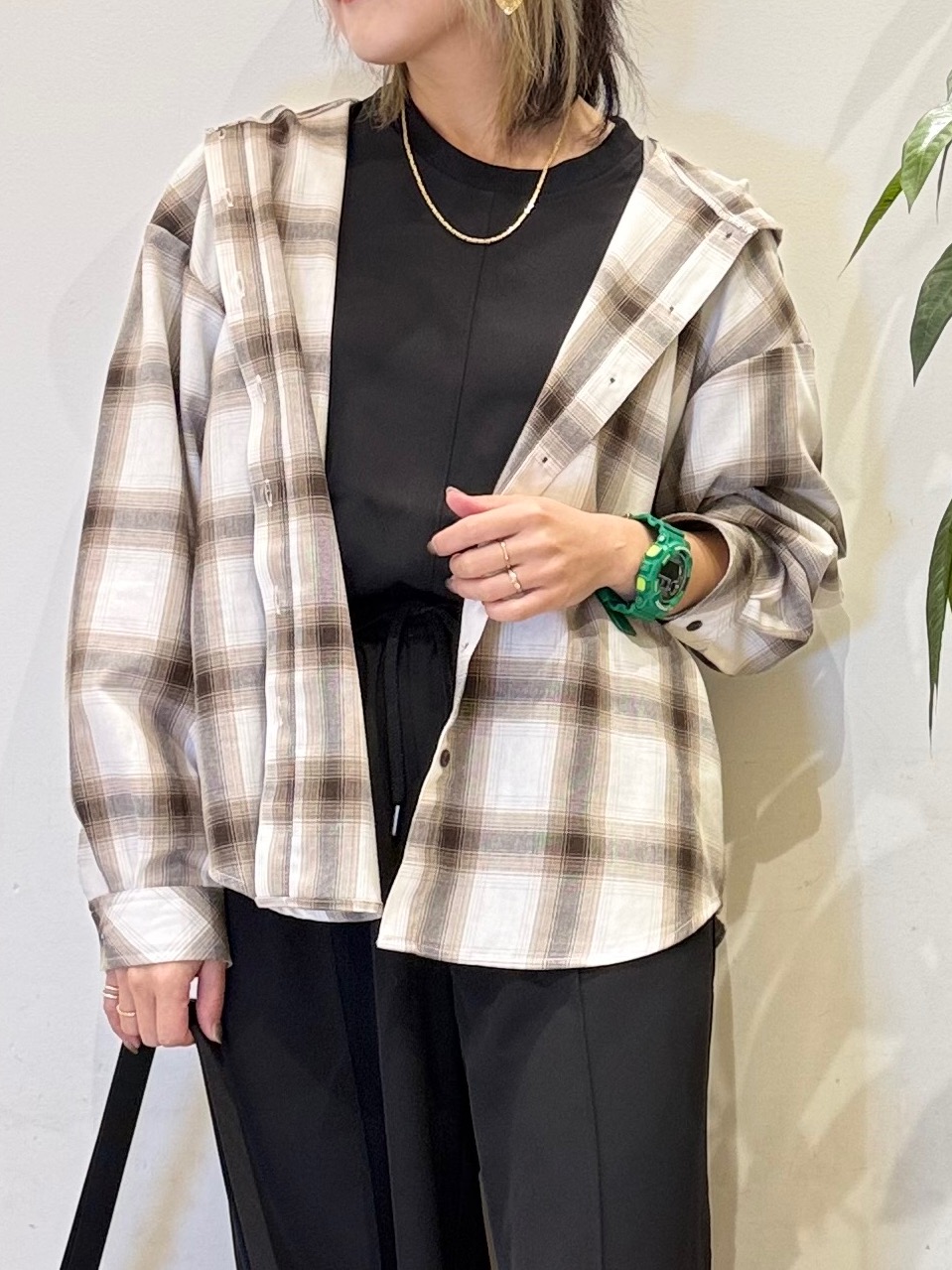 misakiさんの「SHOO･LA･RUE｜【UV/S-LL/セットアップ可】やみつきになる肌触り さらさらぷるんトップス」を使ったコーディネート
