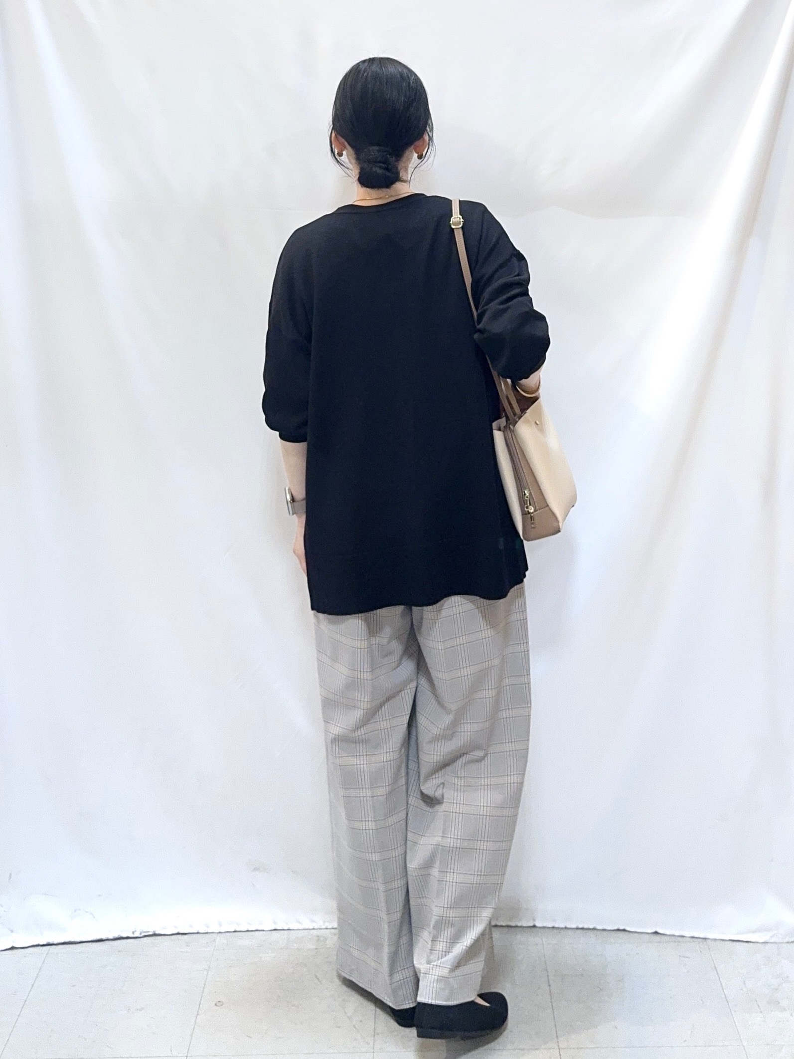 𝐇𝐢𝐫𝐨𝐦𝐢さんの「SHOO･LA･RUE｜【洗濯機可/UV】さらっとしたタッチが心地よい ミドルカーディガン」を使ったコーディネート