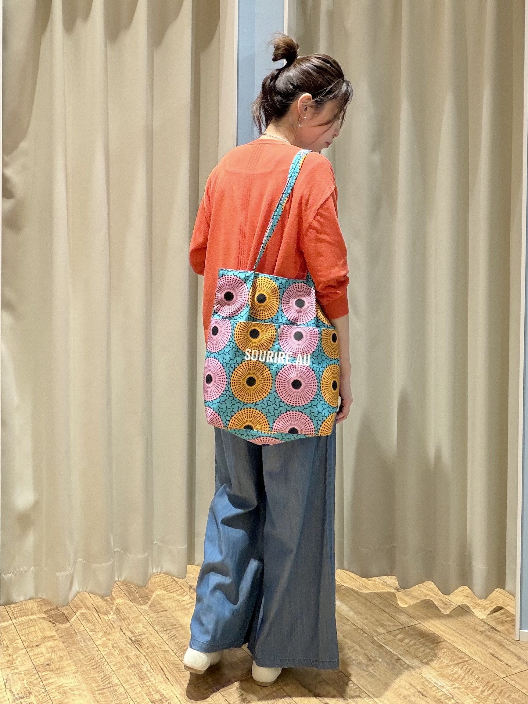 ｔｅｎｃｈｏさんの「SHOO･LA･RUE｜【洗濯機可/S-LL】オンにもオフにも マルチに使えるボタンレスカーディガン」を使ったコーディネート
