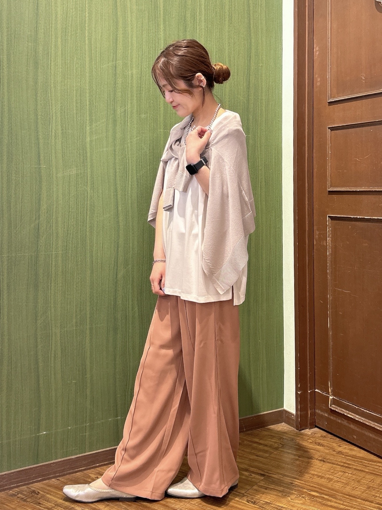 かおりさんの「SHOO･LA･RUE｜【UVカット/接触冷感】上品に涼し気 とろみタックノースリーブトップス」を使ったコーディネート