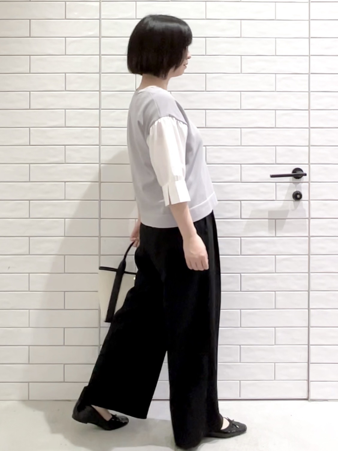 しおりさんの「OPAQUE.CLIP｜ボリュームスリーブドッキングニット」を使ったコーディネート