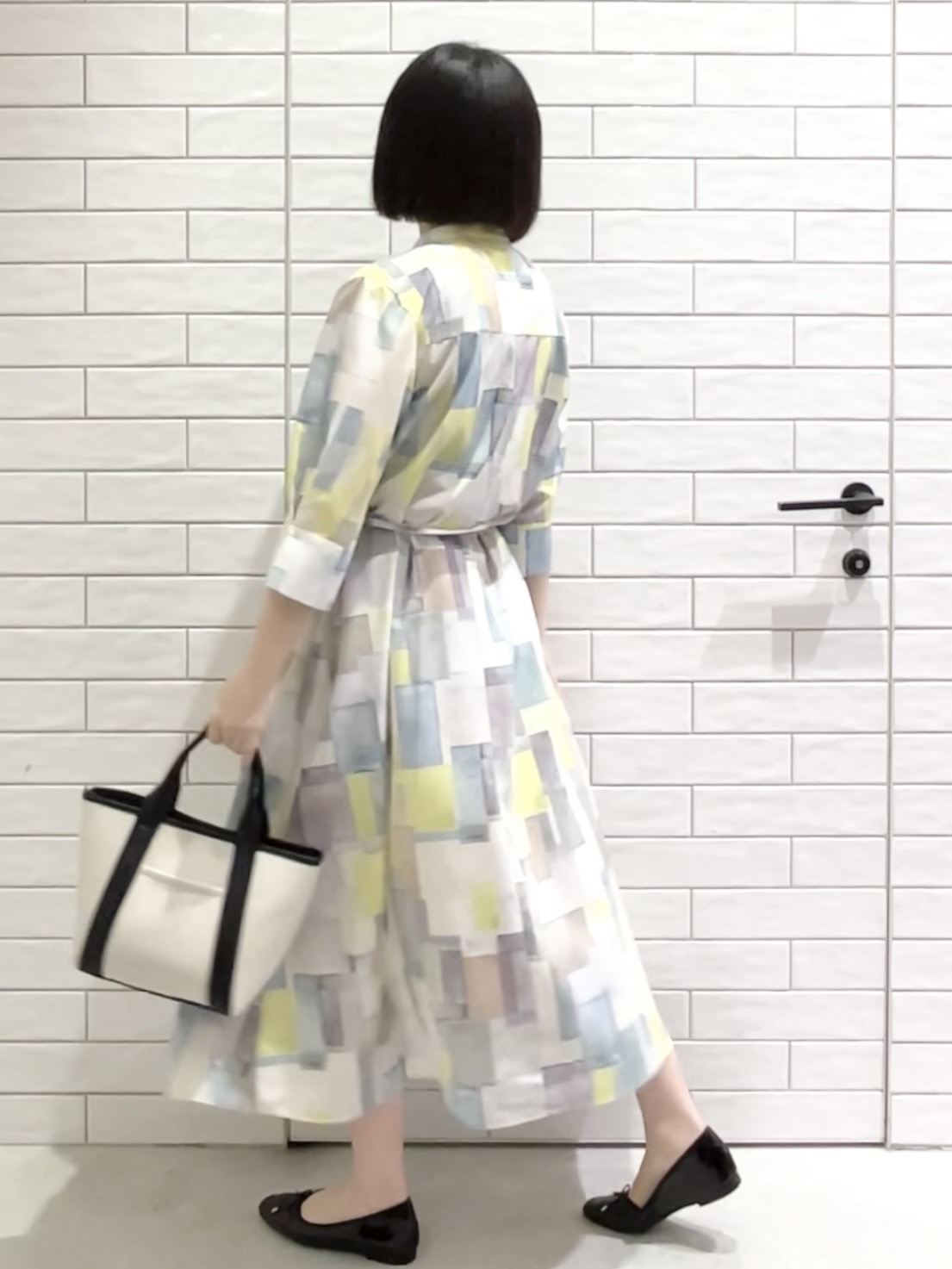 しおりさんの「OPAQUE.CLIP｜アート柄プリントワンピース【洗濯機OK】」を使ったコーディネート