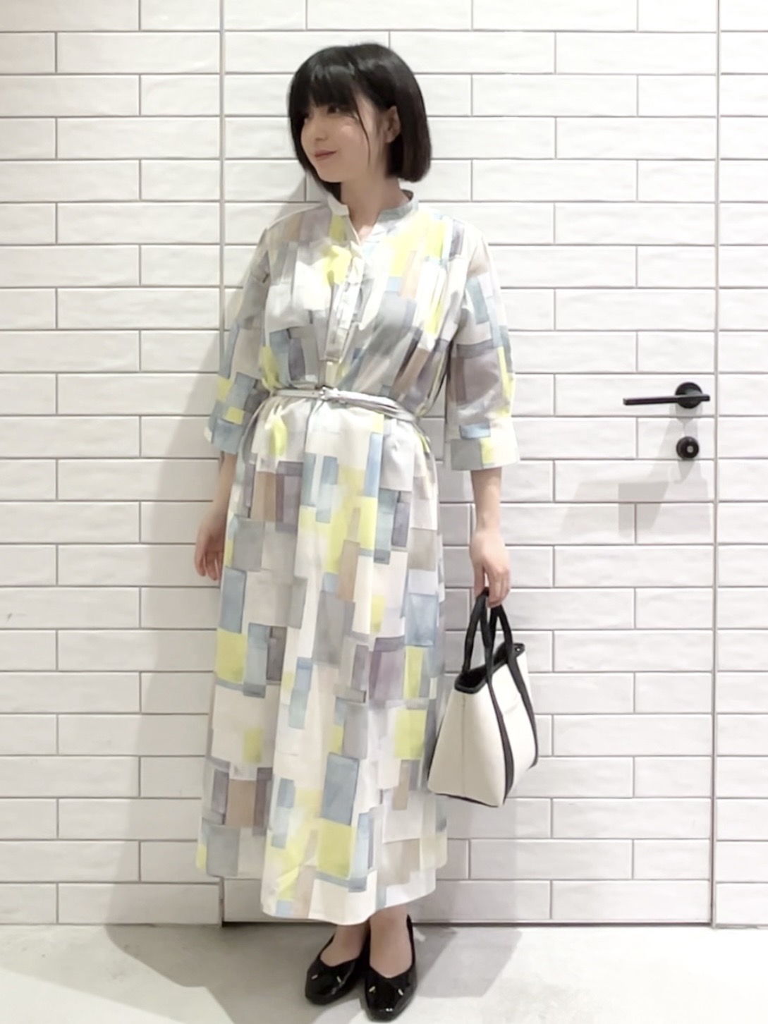 しおりさんの「OPAQUE.CLIP｜アート柄プリントワンピース【洗濯機OK】」を使ったコーディネート
