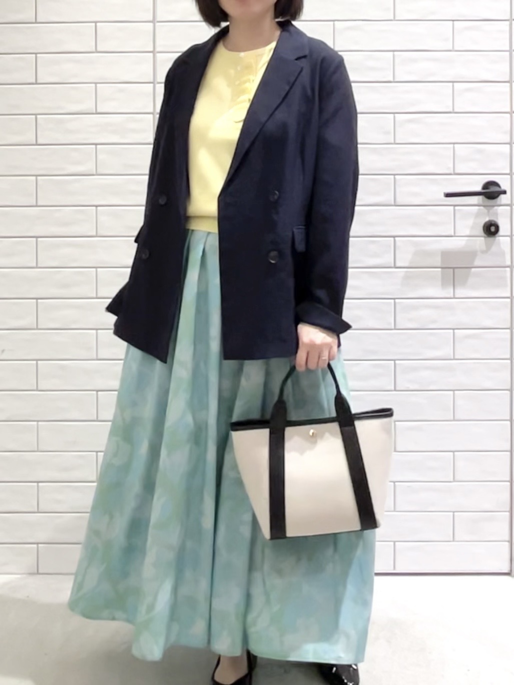 しおりさんの「OPAQUE.CLIP｜【UV／接触冷感】ダブルブレストジャケット《防シワ加工／洗える》」を使ったコーディネート