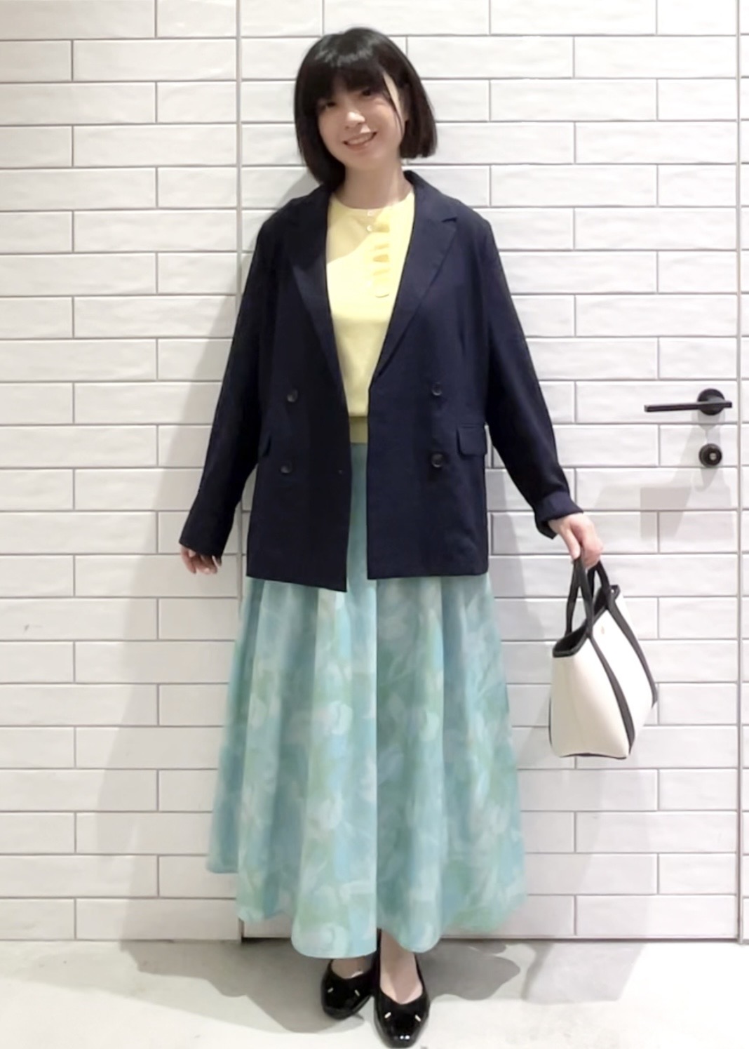しおりさんの「OPAQUE.CLIP｜【UV／接触冷感】ダブルブレストジャケット《防シワ加工／洗える》」を使ったコーディネート