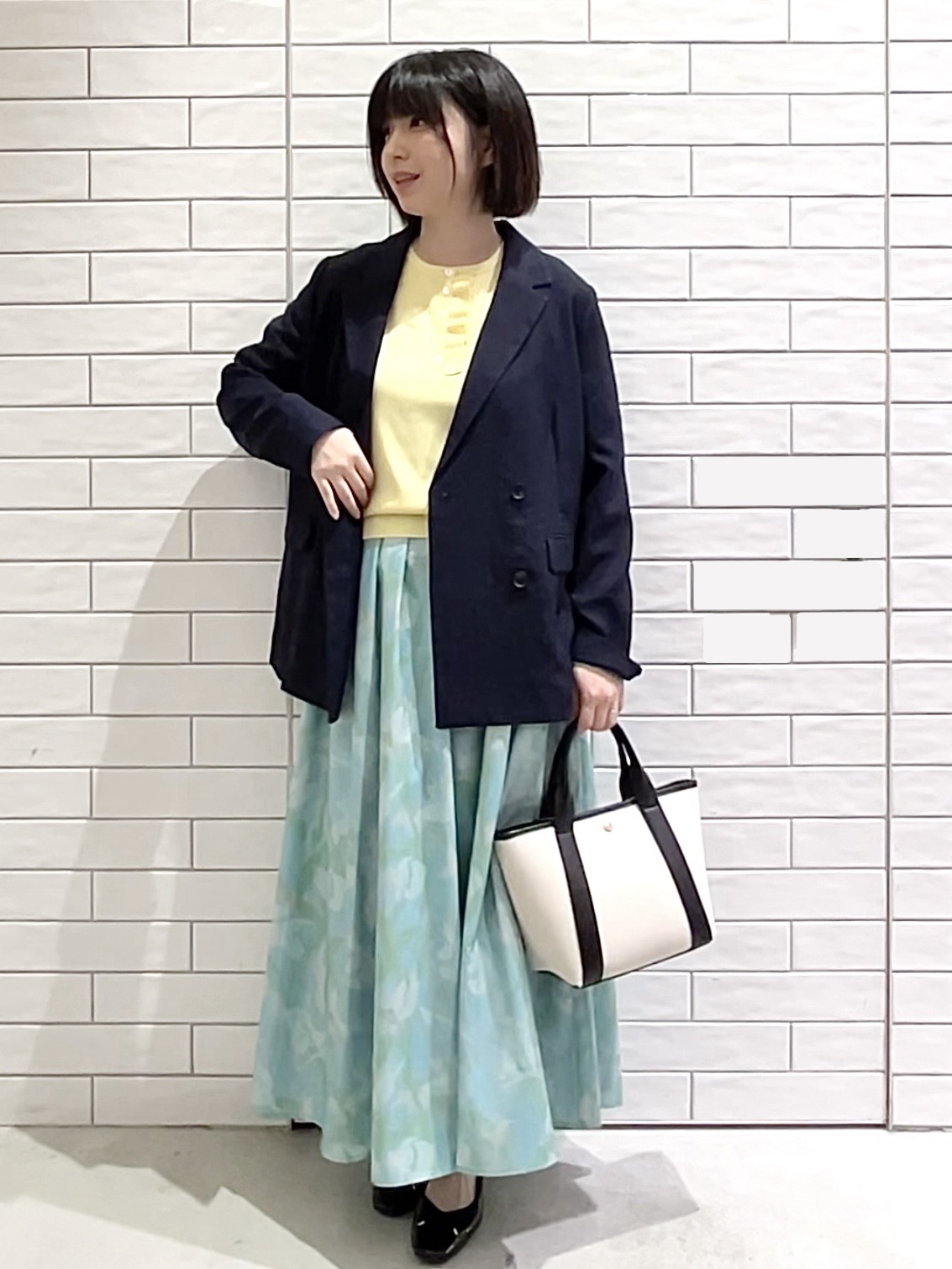 しおりさんの「OPAQUE.CLIP｜フリルヘンリーネックニット【洗濯機OK／抗ピル】」を使ったコーディネート