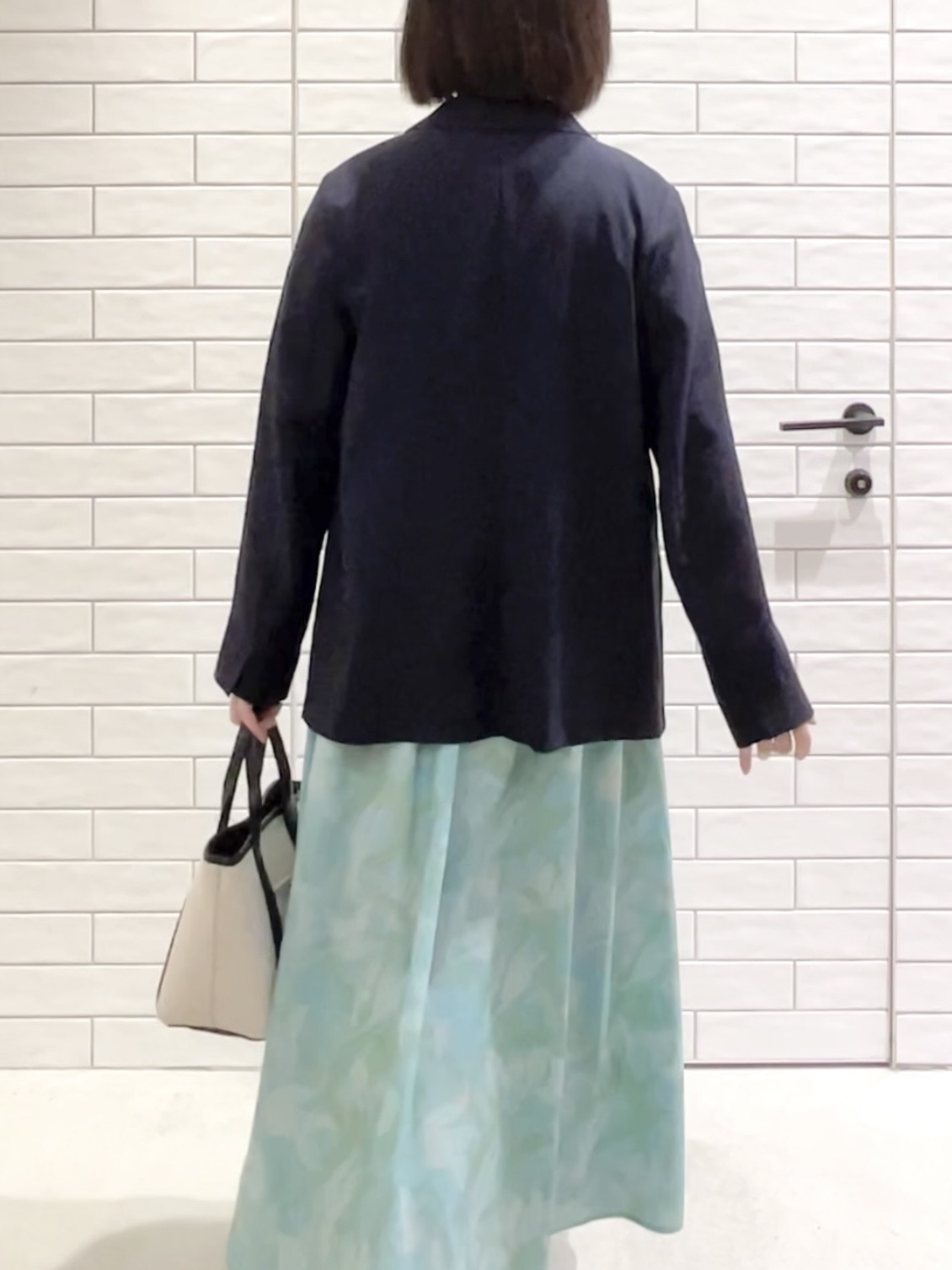 しおりさんの「OPAQUE.CLIP｜【UV／接触冷感】ダブルブレストジャケット《防シワ加工／洗える》」を使ったコーディネート