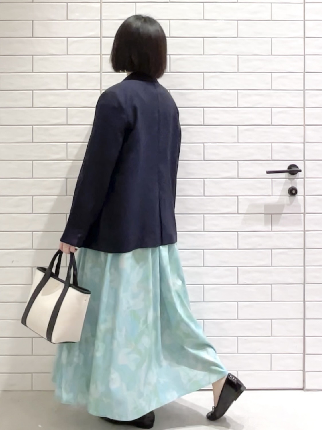しおりさんの「OPAQUE.CLIP｜【UV／接触冷感】ダブルブレストジャケット《防シワ加工／洗える》」を使ったコーディネート