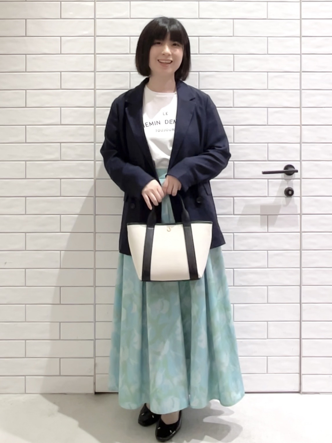 しおりさんの「OPAQUE.CLIP｜【UV／接触冷感】ダブルブレストジャケット《防シワ加工／洗える》」を使ったコーディネート