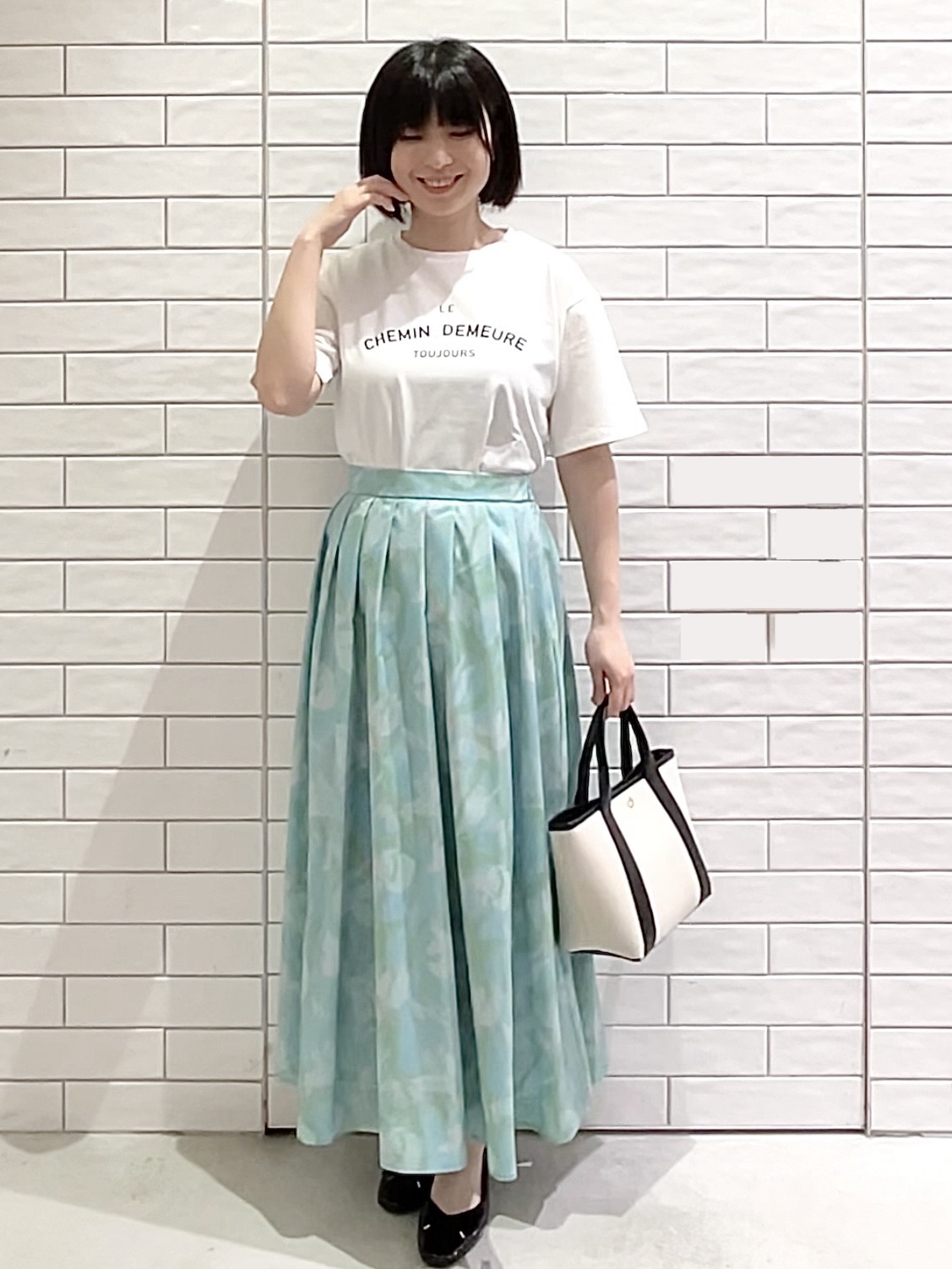 しおりさんの「OPAQUE.CLIP｜【UV／接触冷感】ダブルブレストジャケット《防シワ加工／洗える》」を使ったコーディネート