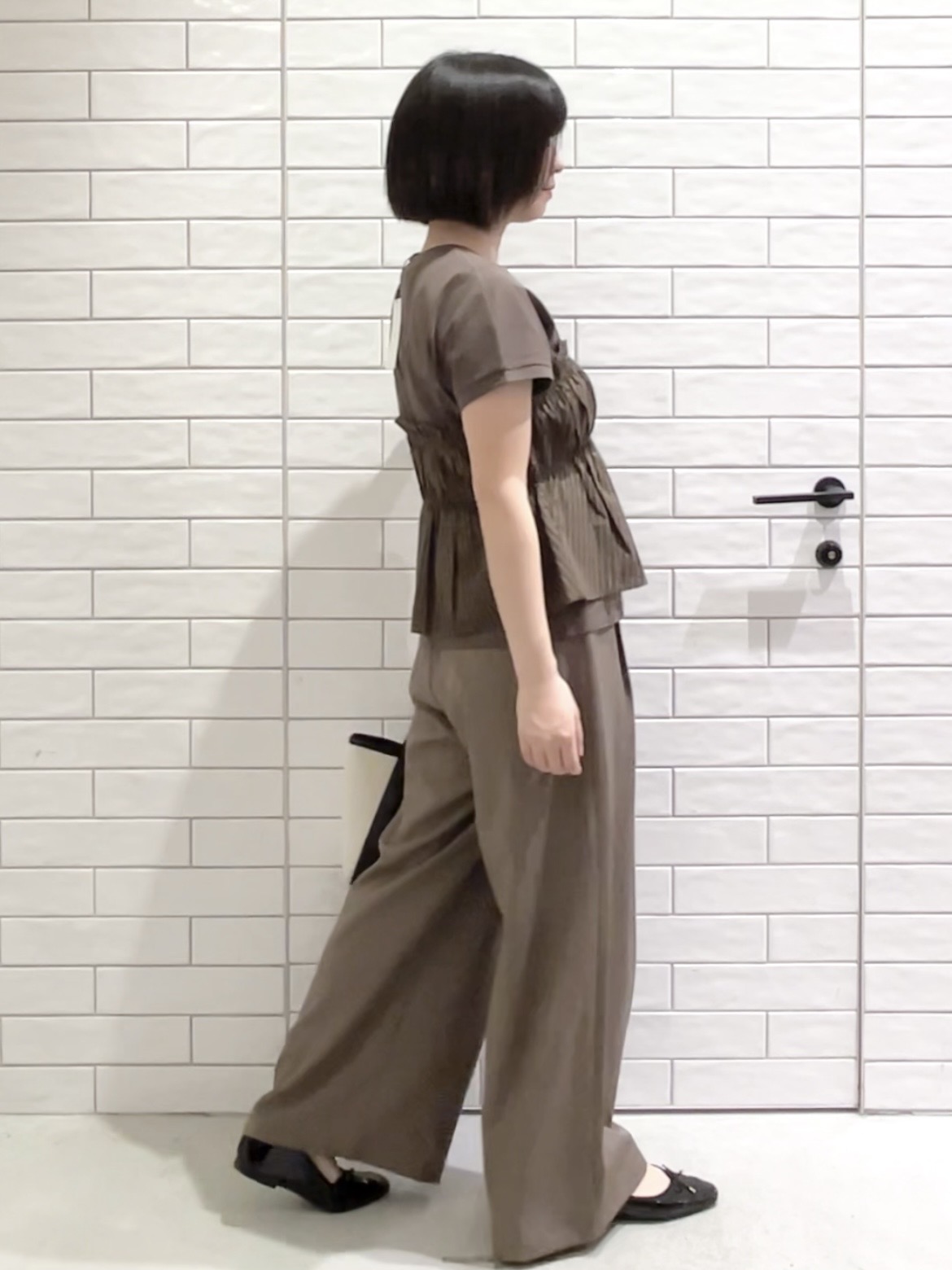 しおりさんの「OPAQUE.CLIP｜ビスチェドッキングTシャツ【洗濯機OK】」を使ったコーディネート