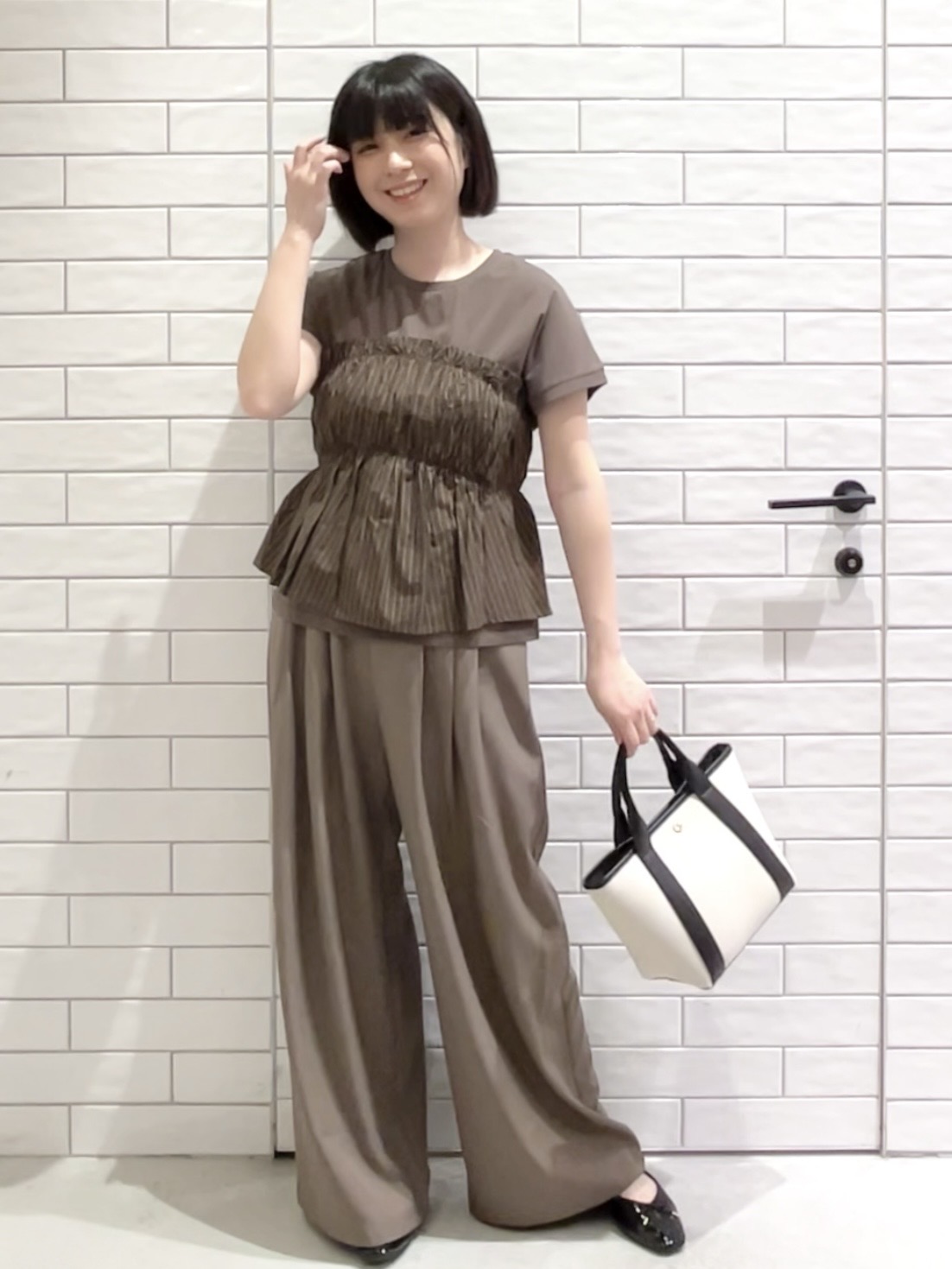しおりさんの「OPAQUE.CLIP｜ビスチェドッキングTシャツ【洗濯機OK】」を使ったコーディネート