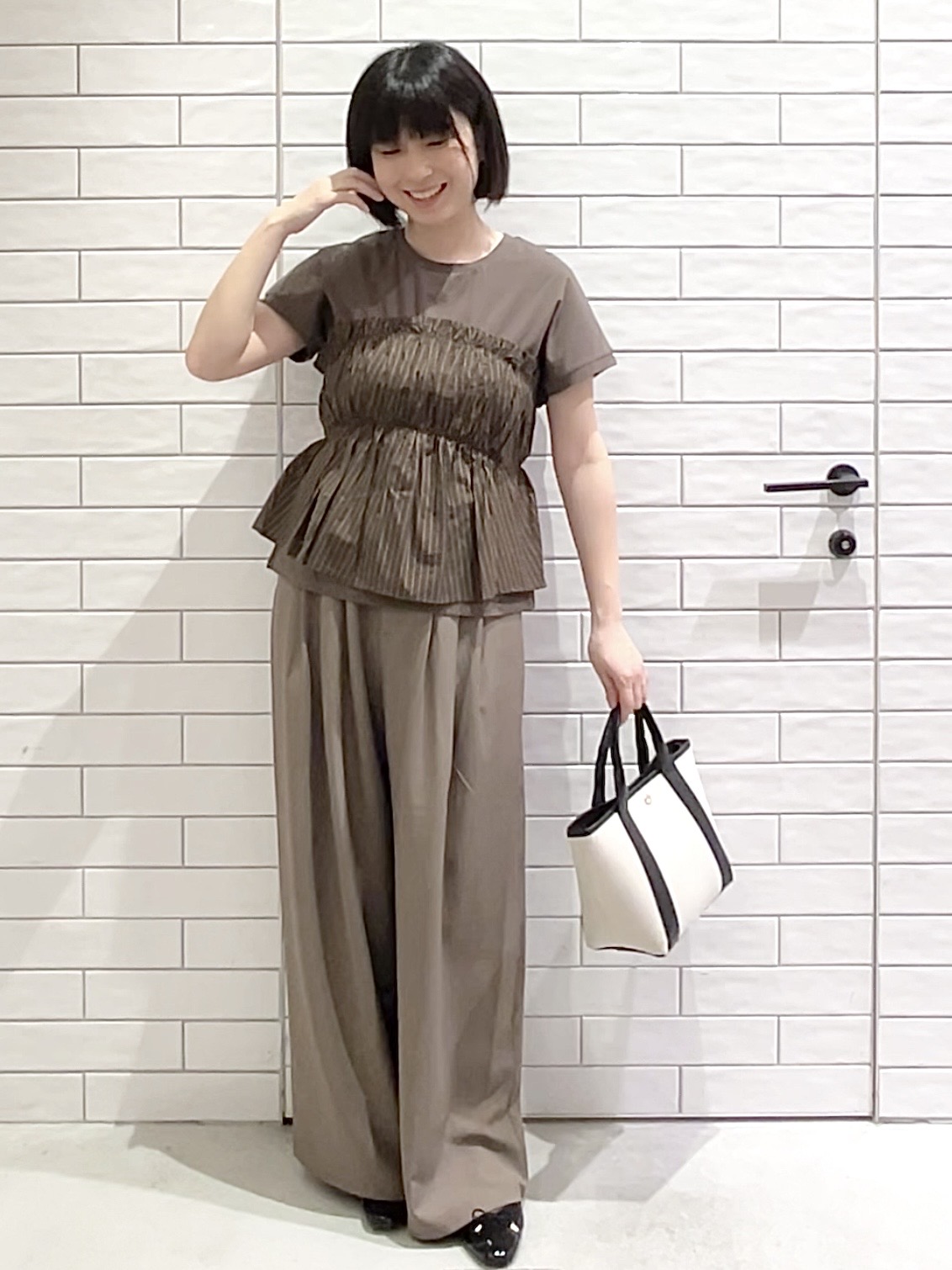 しおりさんの「OPAQUE.CLIP｜ビスチェドッキングTシャツ【洗濯機OK】」を使ったコーディネート