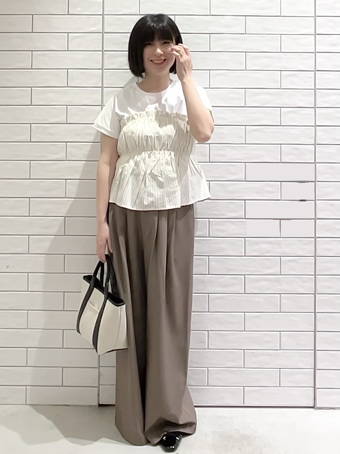 しおりさんの「OPAQUE.CLIP｜金ボタンダブルブレストテーラードジレ／セットアップ対応【洗える】《S～LL》」を使ったコーディネート
