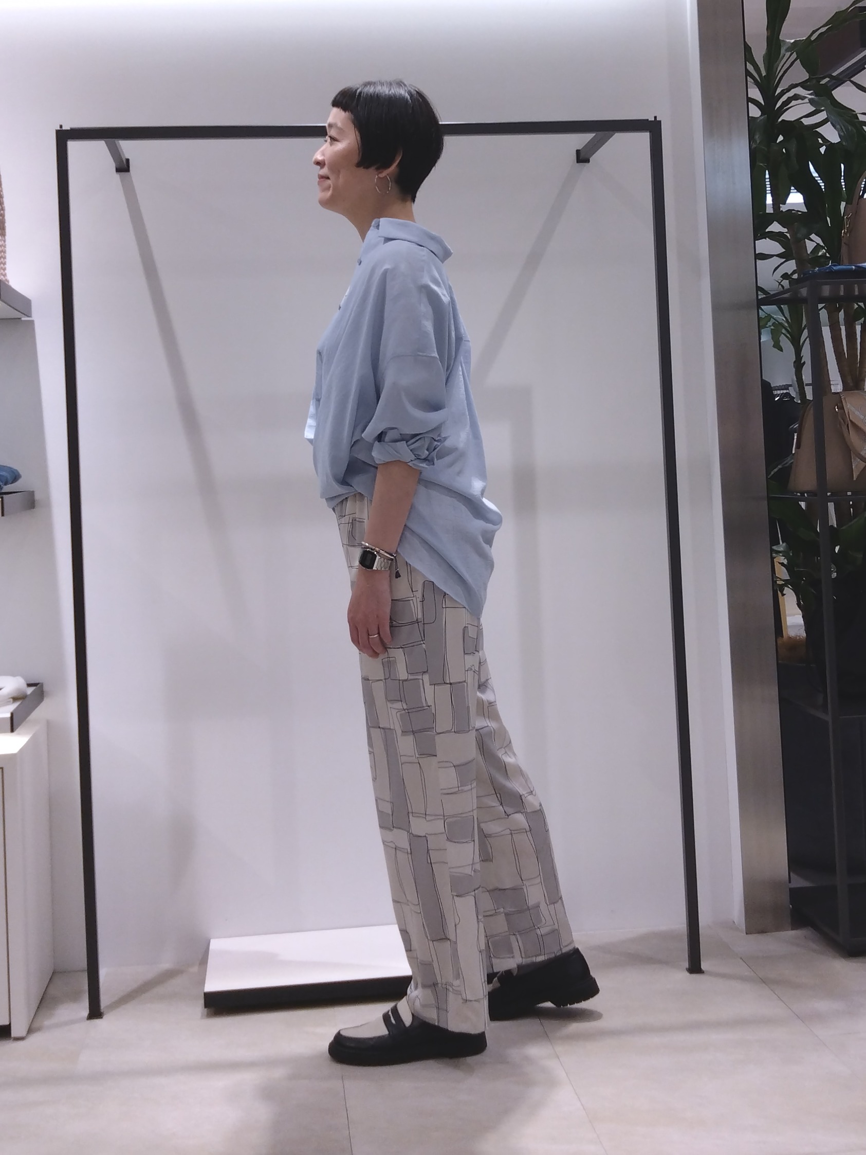 まちこさんの「UNTITLED｜◆【2WAY/マシンウォッシャブル】カシュクールデザインシャツ」を使ったコーディネート