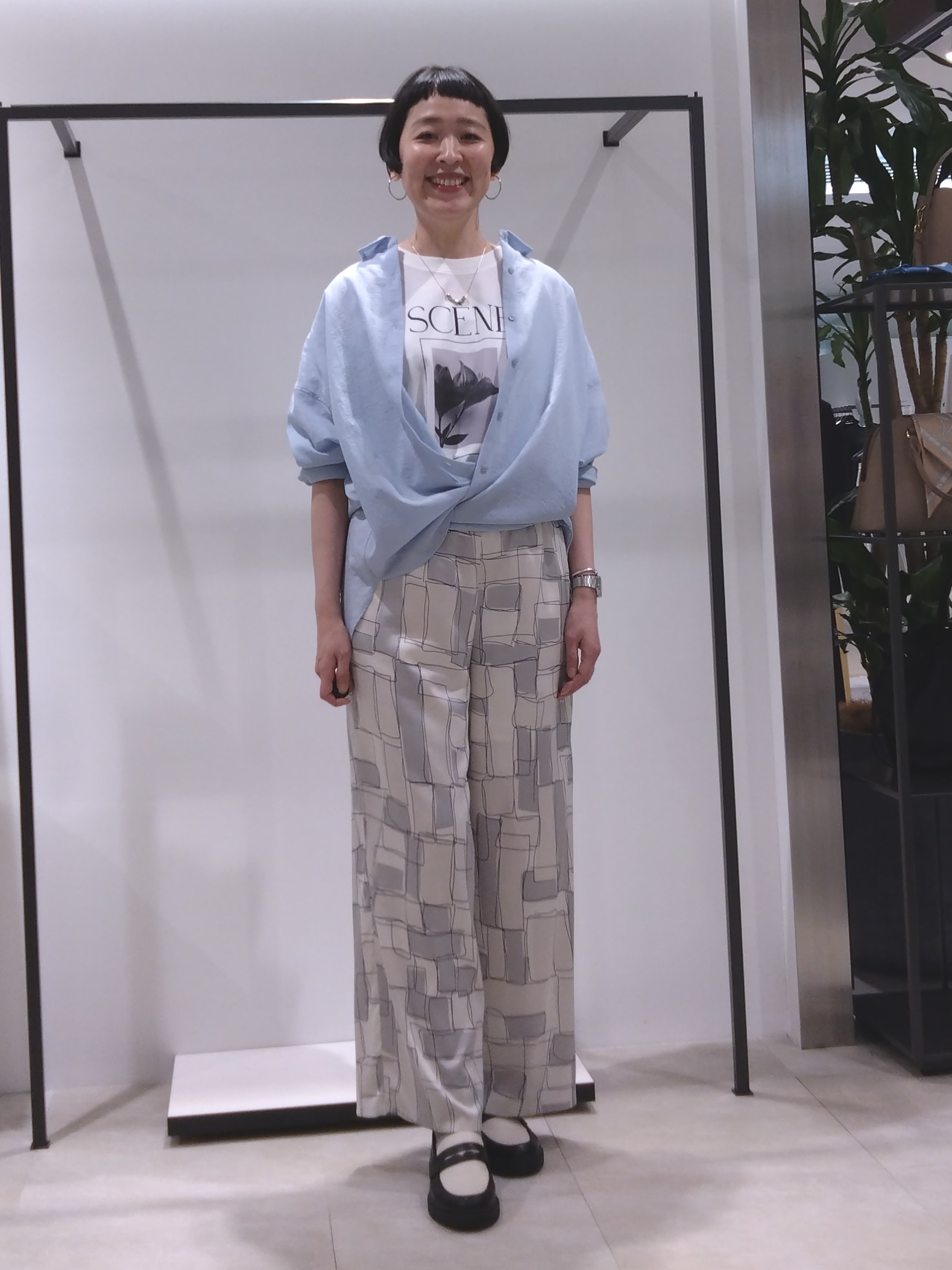 まちこさんの「UNTITLED｜◆【2WAY/マシンウォッシャブル】カシュクールデザインシャツ」を使ったコーディネート