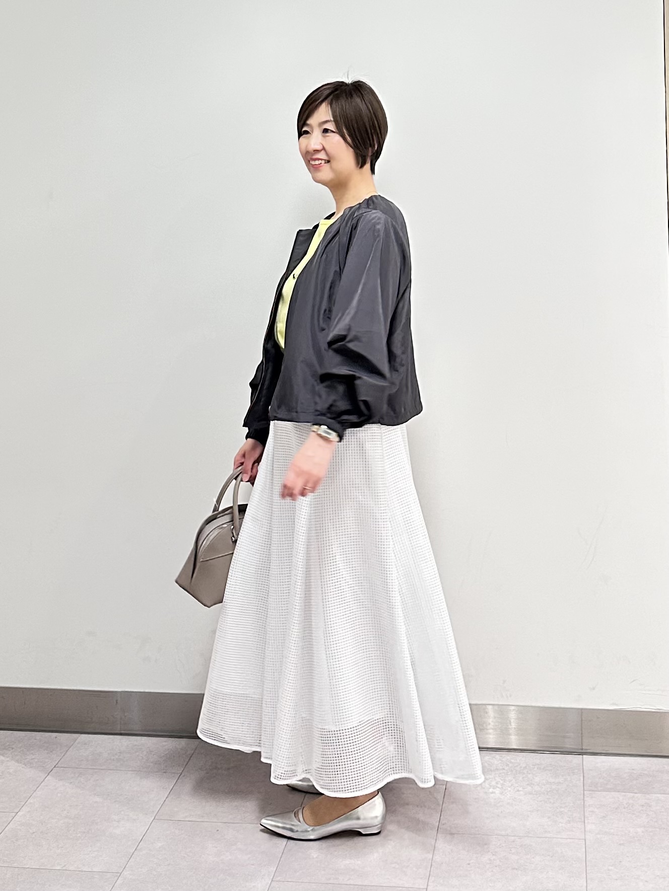 みなこさんの「UNTITLED｜【洗える/清涼感】袖スリットニットプルオーバー」を使ったコーディネート
