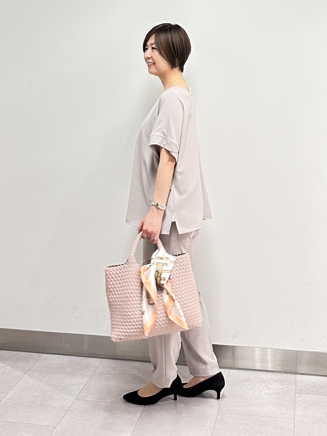 みなこさんの「UNTITLED｜【セットアップ可/UVカット/前後2WAY】リラクシーフレンチスリーブブラウス」を使ったコーディネート