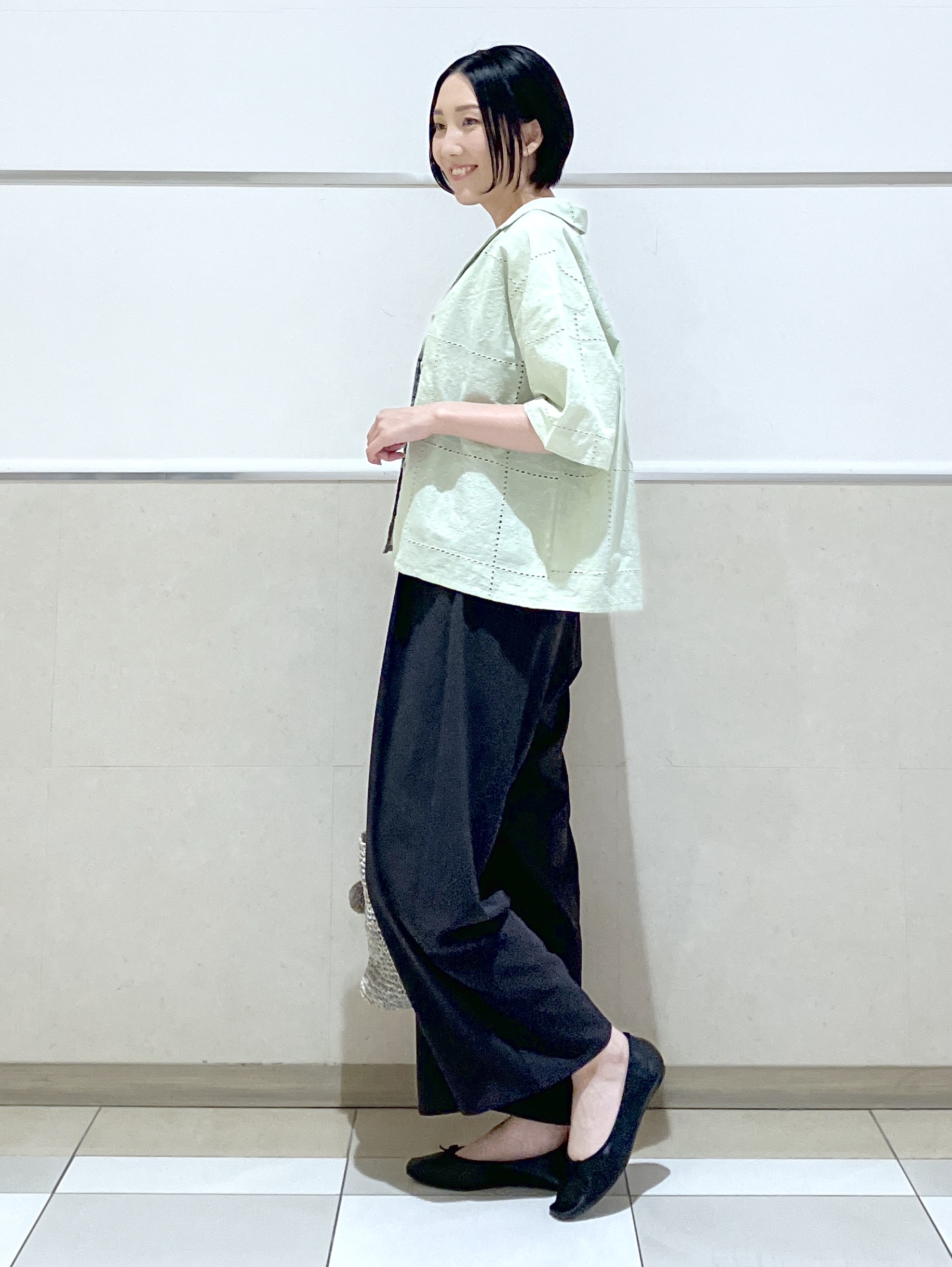 eriko さんの「Dessin｜【セットアップ可/洗える】刺繍スクエアレースシャツ」を使ったコーディネート