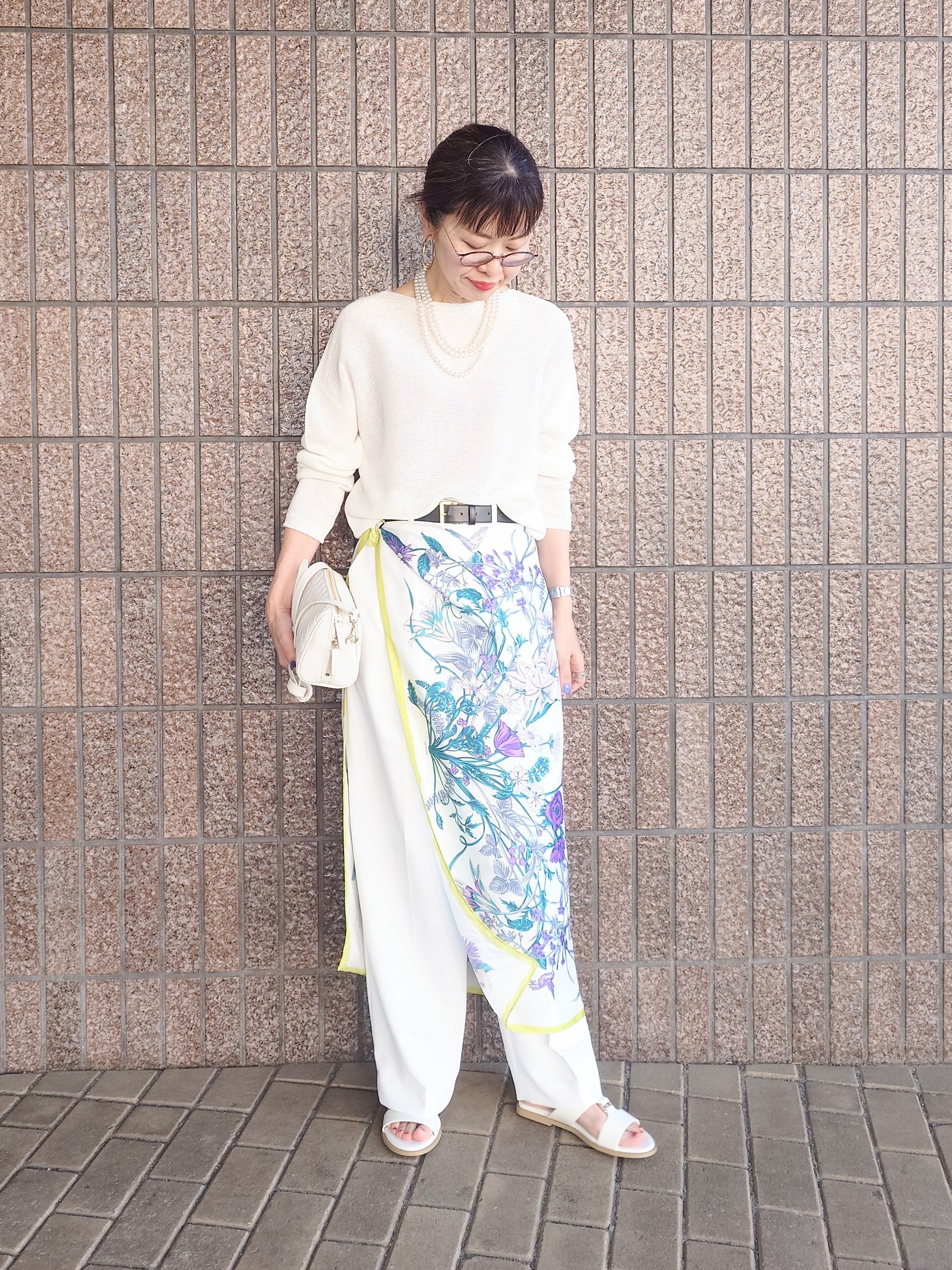 MUTSUKOさんの「UNTITLED｜【8色展開/程よい透け感】ドライタッチボートネックニット」を使ったコーディネート