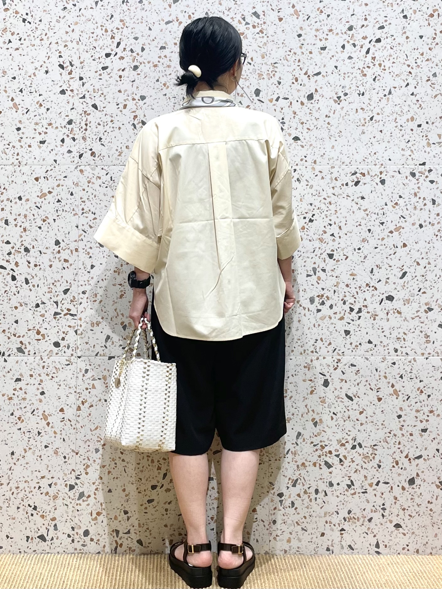 シゲリさんの「OPAQUE.CLIP｜【接触冷感】ハーフスリーブシャツ《洗濯機OK／防シワ加工》」を使ったコーディネート