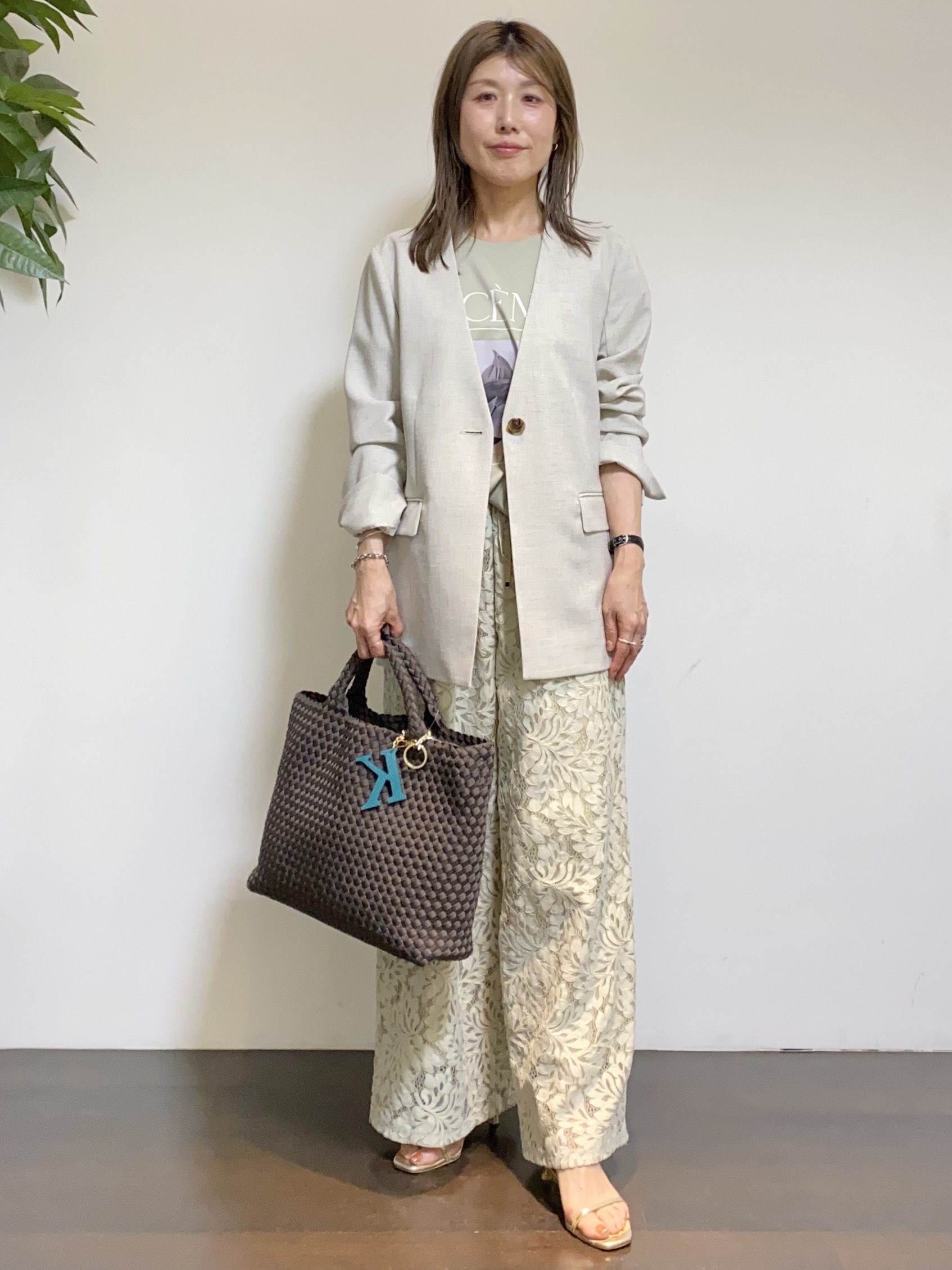 tomoさんの「UNTITLED｜◆【さらりと快適/セットアップ可/UV/接触冷感】スラブカラーレスジャケット」を使ったコーディネート