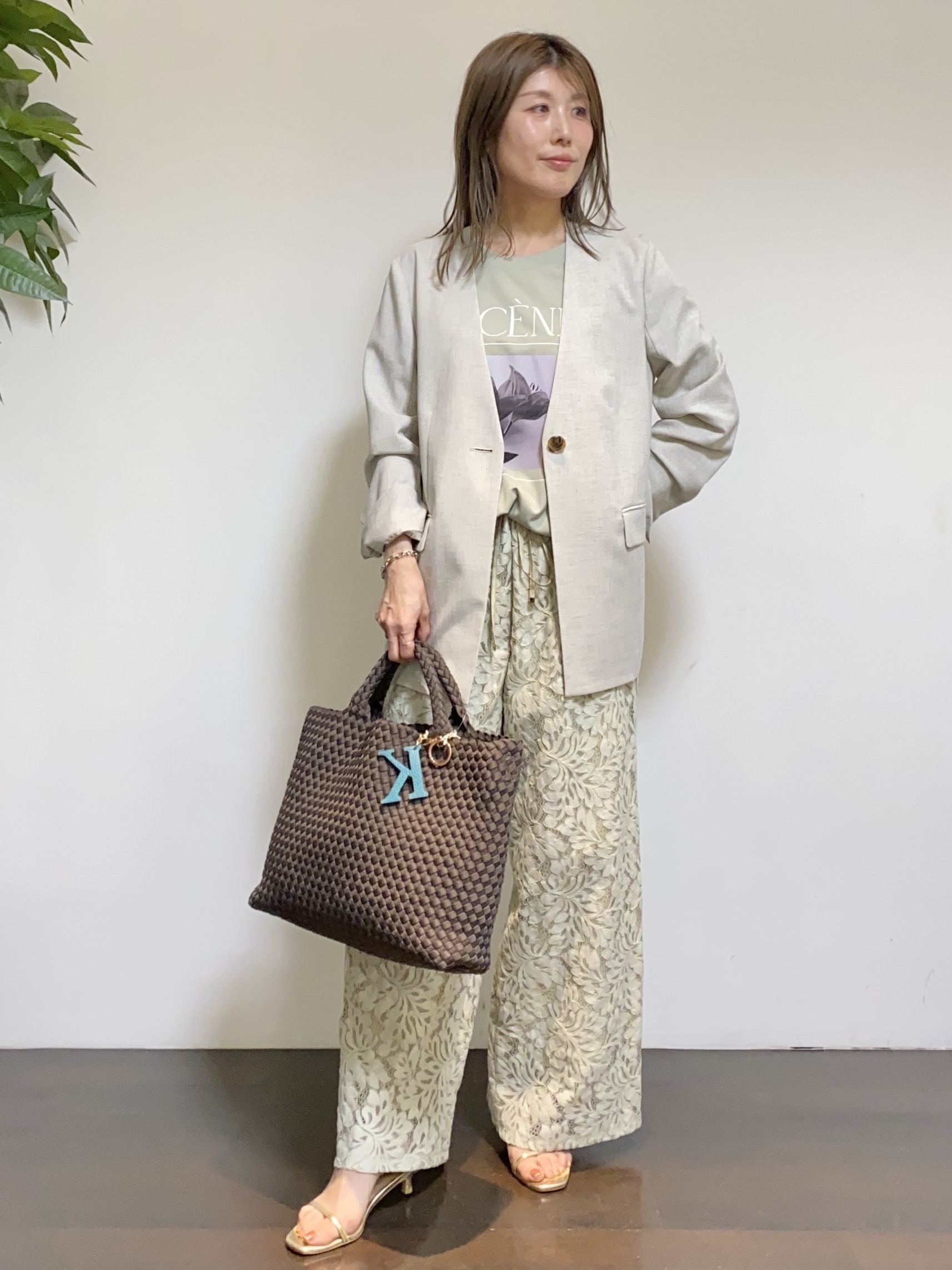 tomoさんの「UNTITLED｜◆【さらりと快適/セットアップ可/UV/接触冷感】スラブカラーレスジャケット」を使ったコーディネート