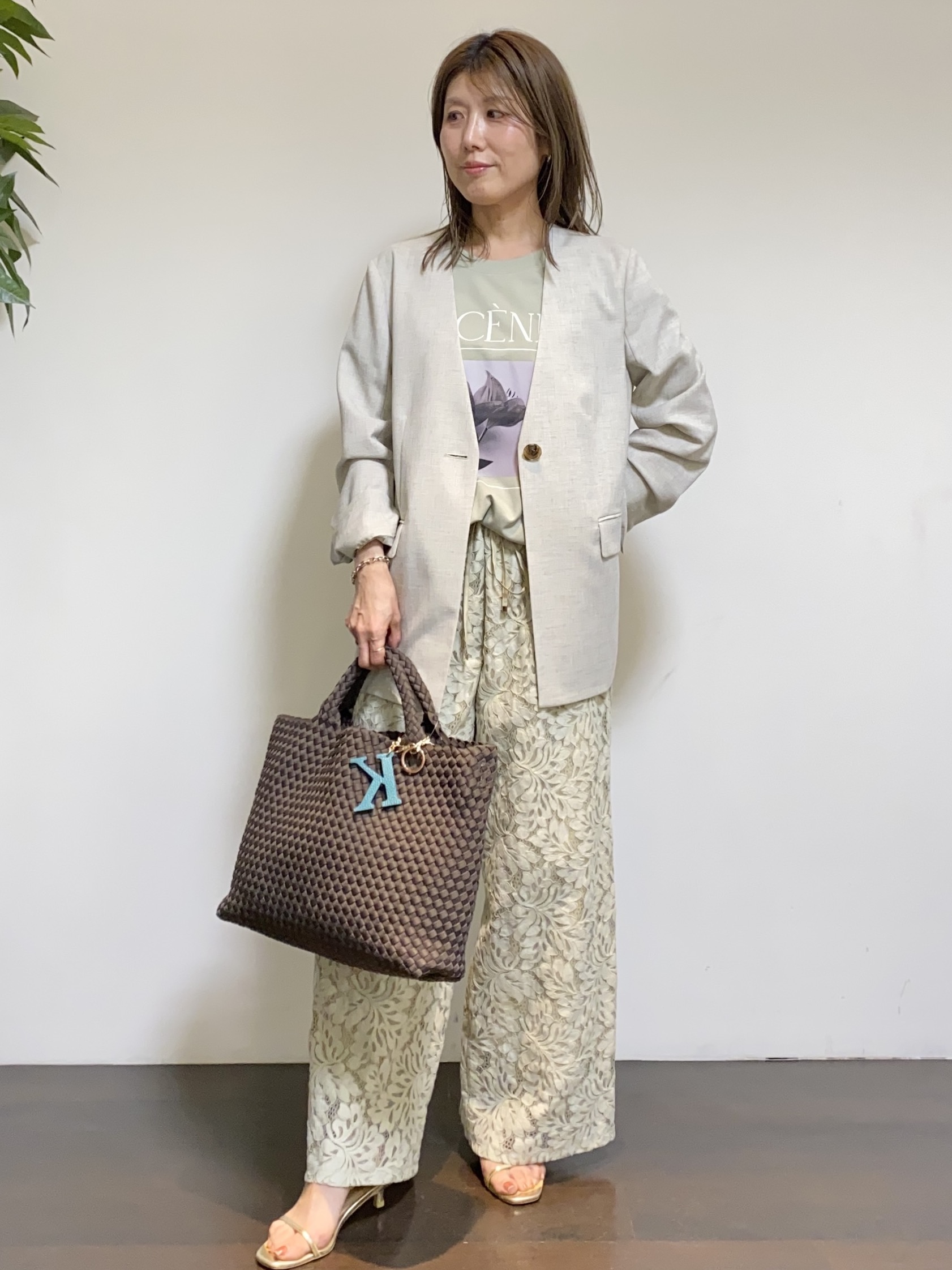 tomoさんの「UNTITLED｜◆【さらりと快適/セットアップ可/UV/接触冷感】スラブカラーレスジャケット」を使ったコーディネート