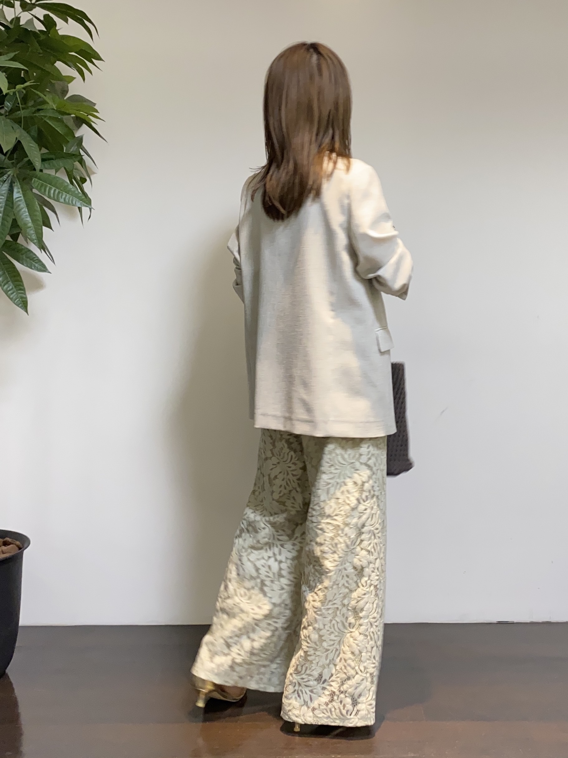 tomoさんの「UNTITLED｜◆【さらりと快適/セットアップ可/UV/接触冷感】スラブカラーレスジャケット」を使ったコーディネート
