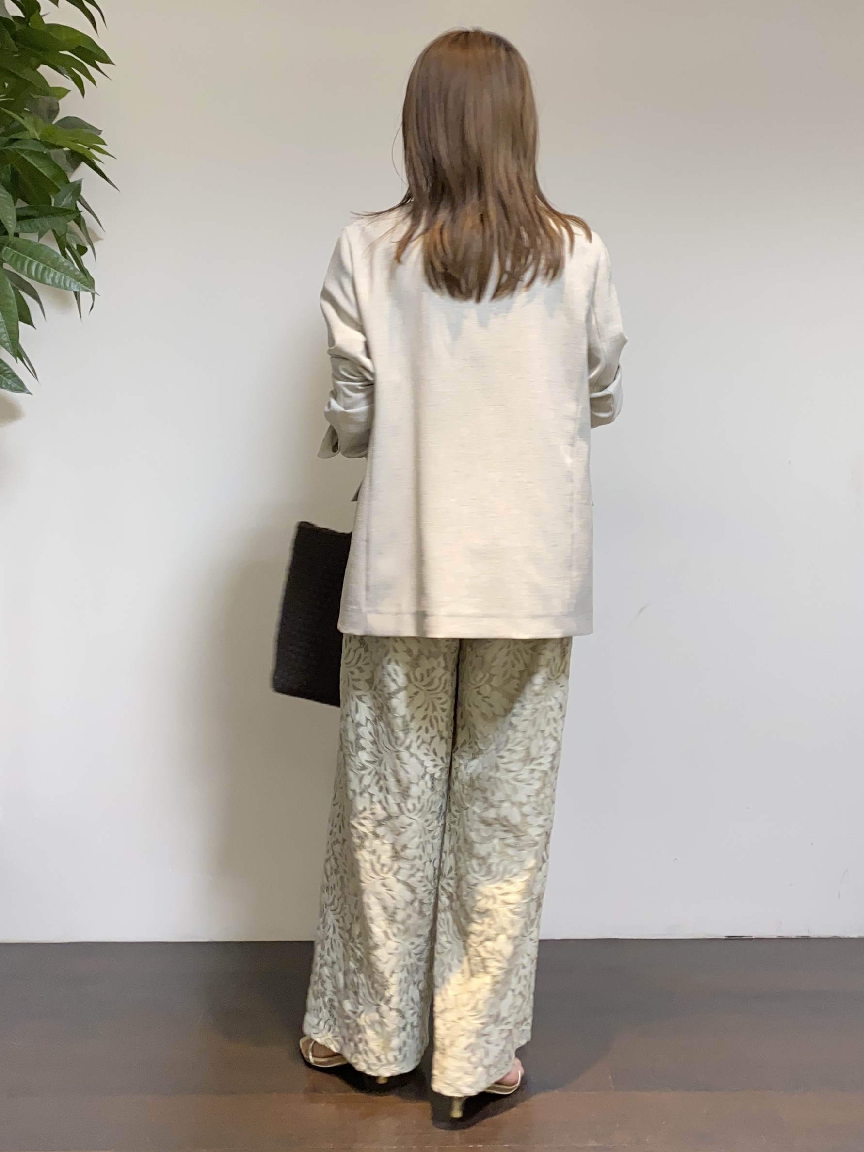 tomoさんの「UNTITLED｜◆【さらりと快適/セットアップ可/UV/接触冷感】スラブカラーレスジャケット」を使ったコーディネート