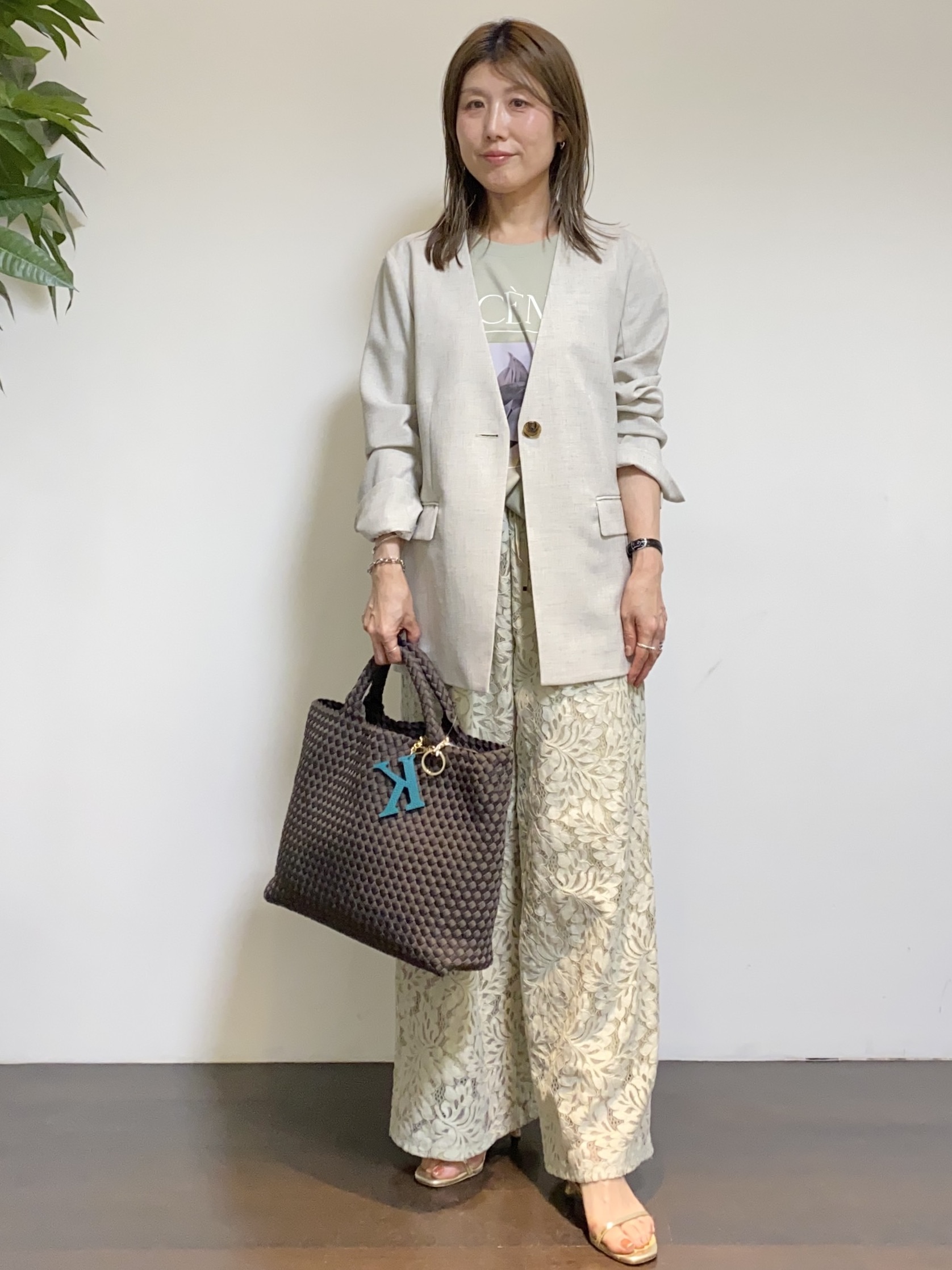 tomoさんの「UNTITLED｜◆【さらりと快適/セットアップ可/UV/接触冷感】スラブカラーレスジャケット」を使ったコーディネート