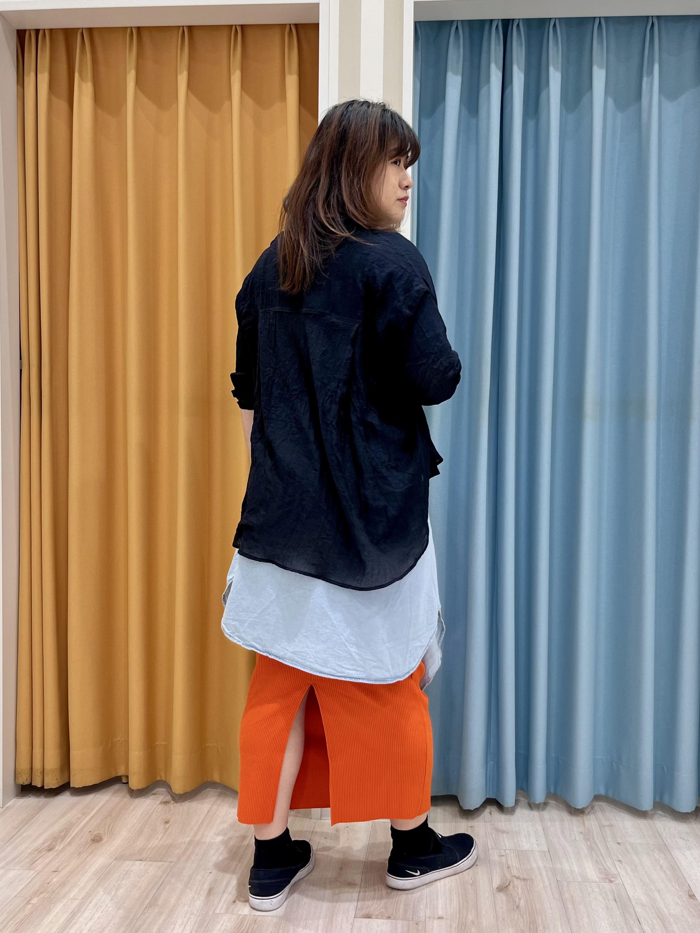 TUMU-TUMUさんの「SHOO･LA･RUE｜【セルフカット可能/洗濯機可/S-LL】テレコナロースカート」を使ったコーディネート