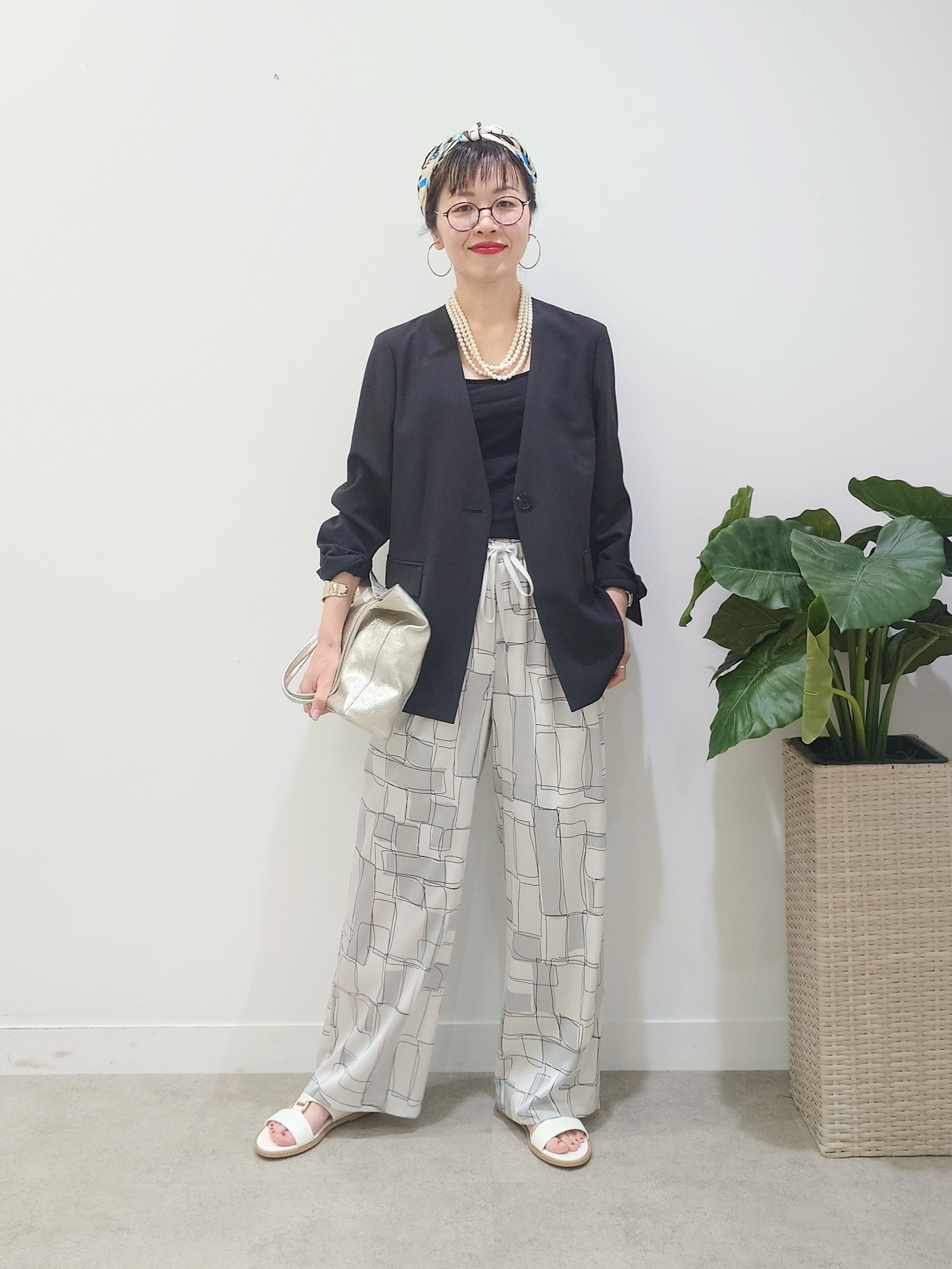 MUTSUKOさんの「UNTITLED｜◆【さらりと快適/セットアップ可/UV/接触冷感】スラブカラーレスジャケット」を使ったコーディネート