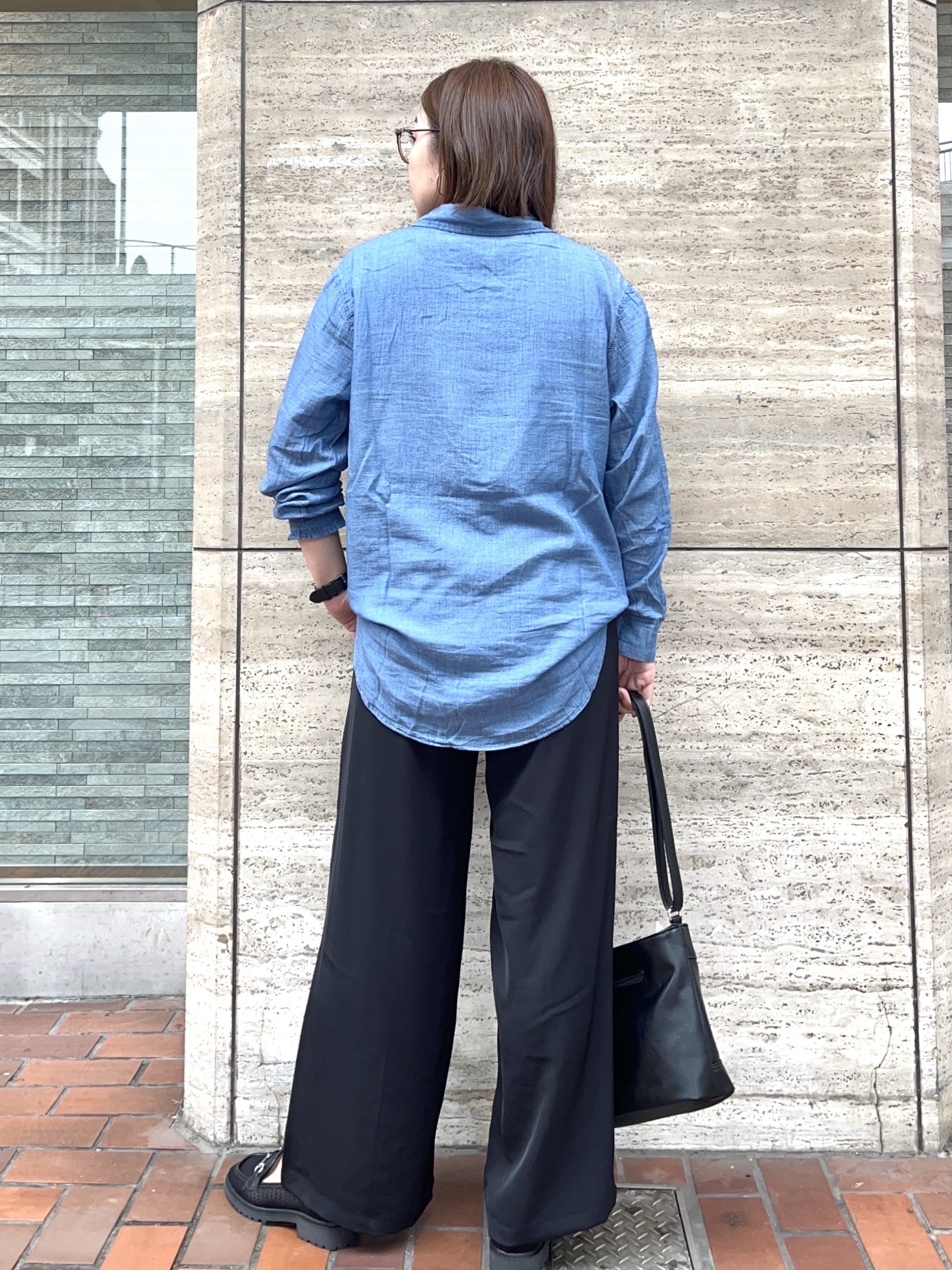 harusakuさんの「SHOO･LA･RUE｜【洗濯機可】スクエアネックが小顔効果に　きらきらラメタンクトップ」を使ったコーディネート