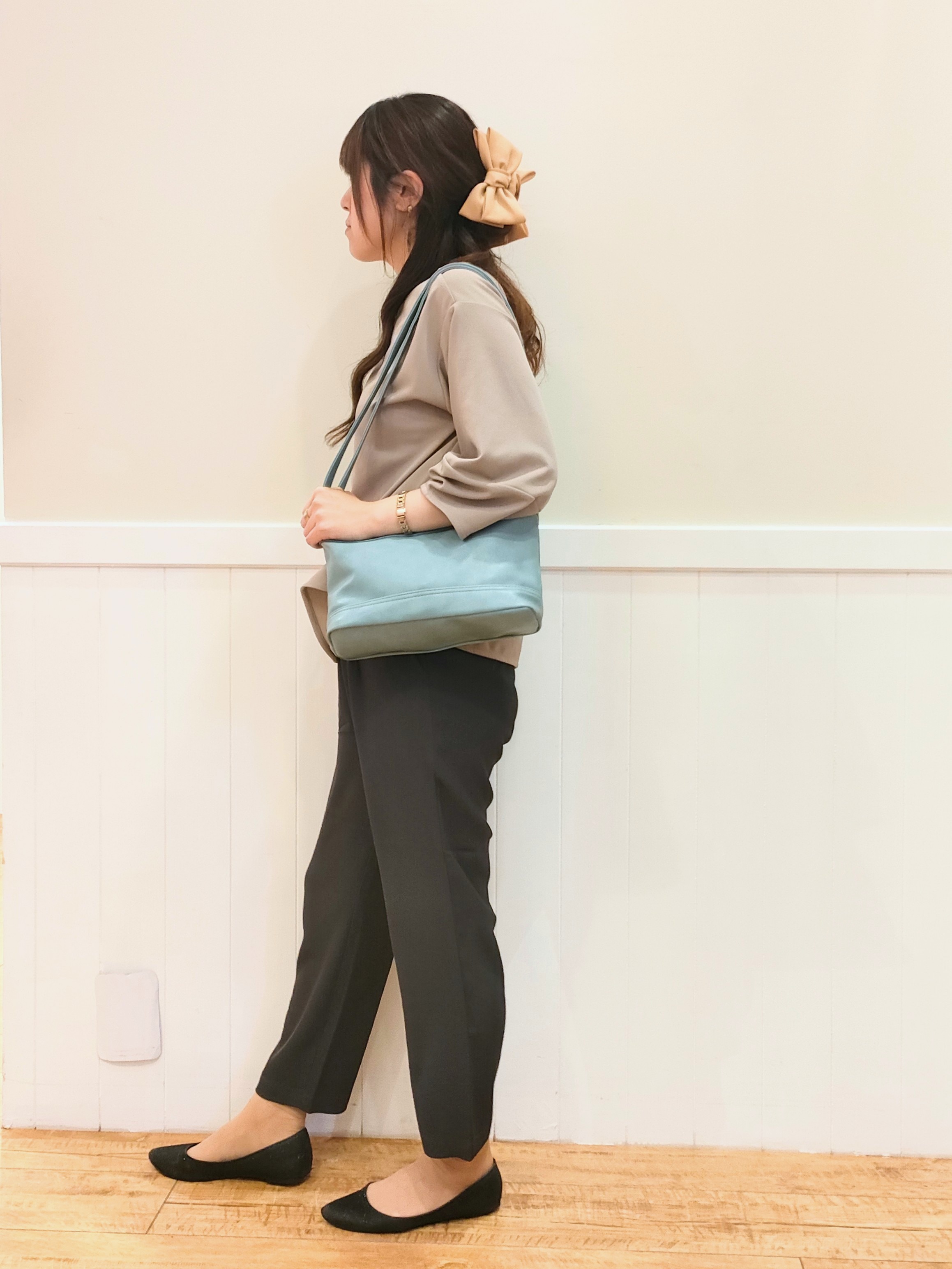 NMさんの「SHOO･LA･RUE｜【ひんやり/UV/SS-3L/セットアップ可】さらさらぷるん イージーテーパードパンツ」を使ったコーディネート