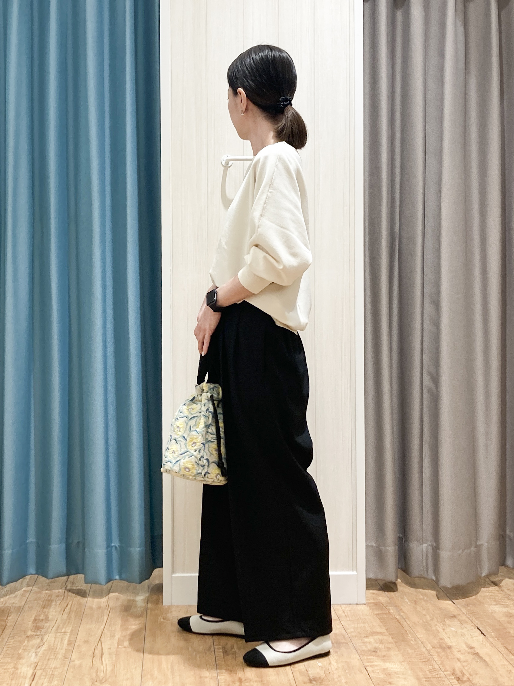 thさんの「SHOO･LA･RUE｜【NEW/22.5㎝-24.5㎝】洗えてサラサラ ニットパンプス」を使ったコーディネート