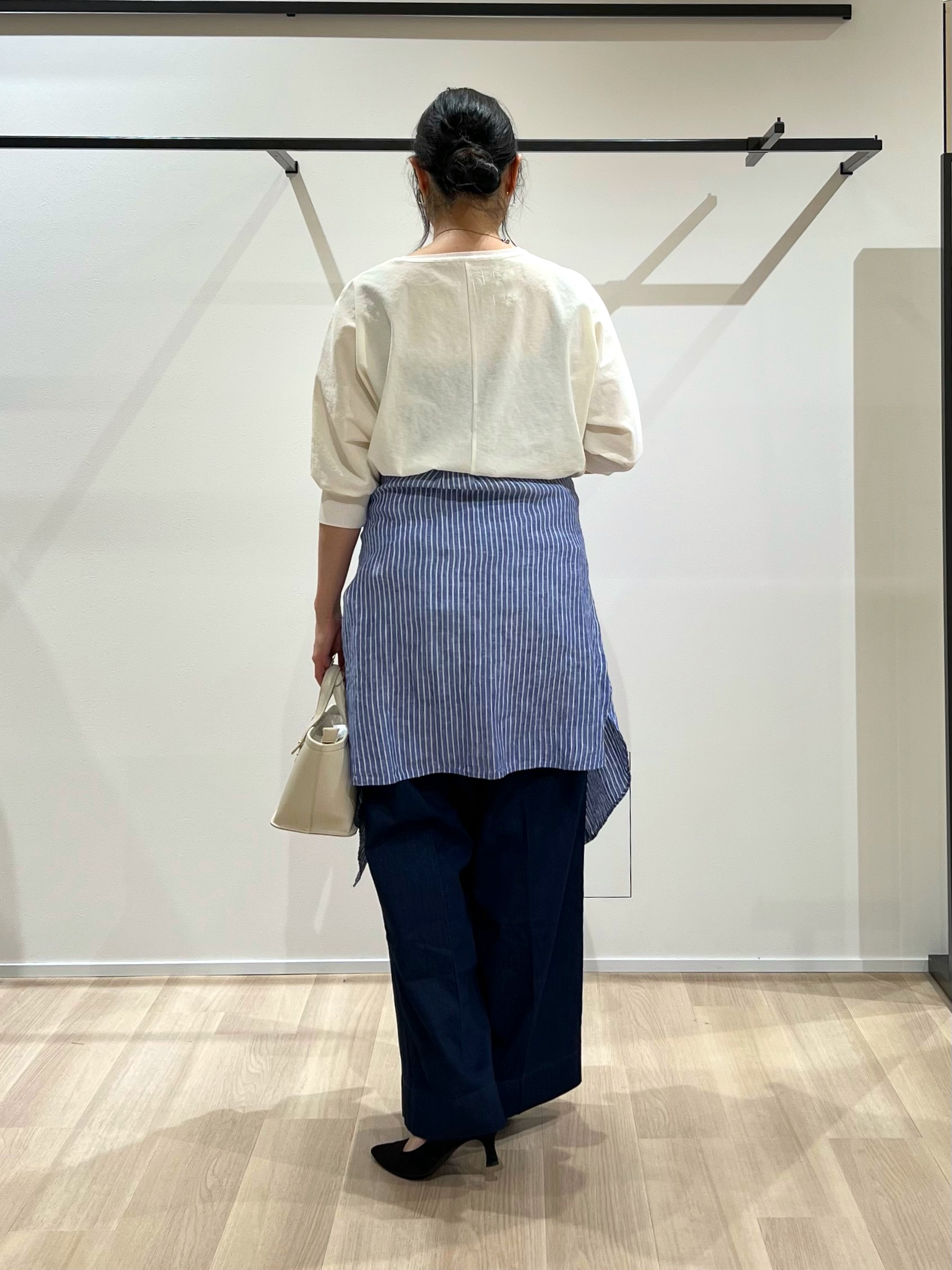 TOMOMIさんの「UNTITLED｜【吸水速乾/UVカット】ドルマンスリーブブラウス」を使ったコーディネート