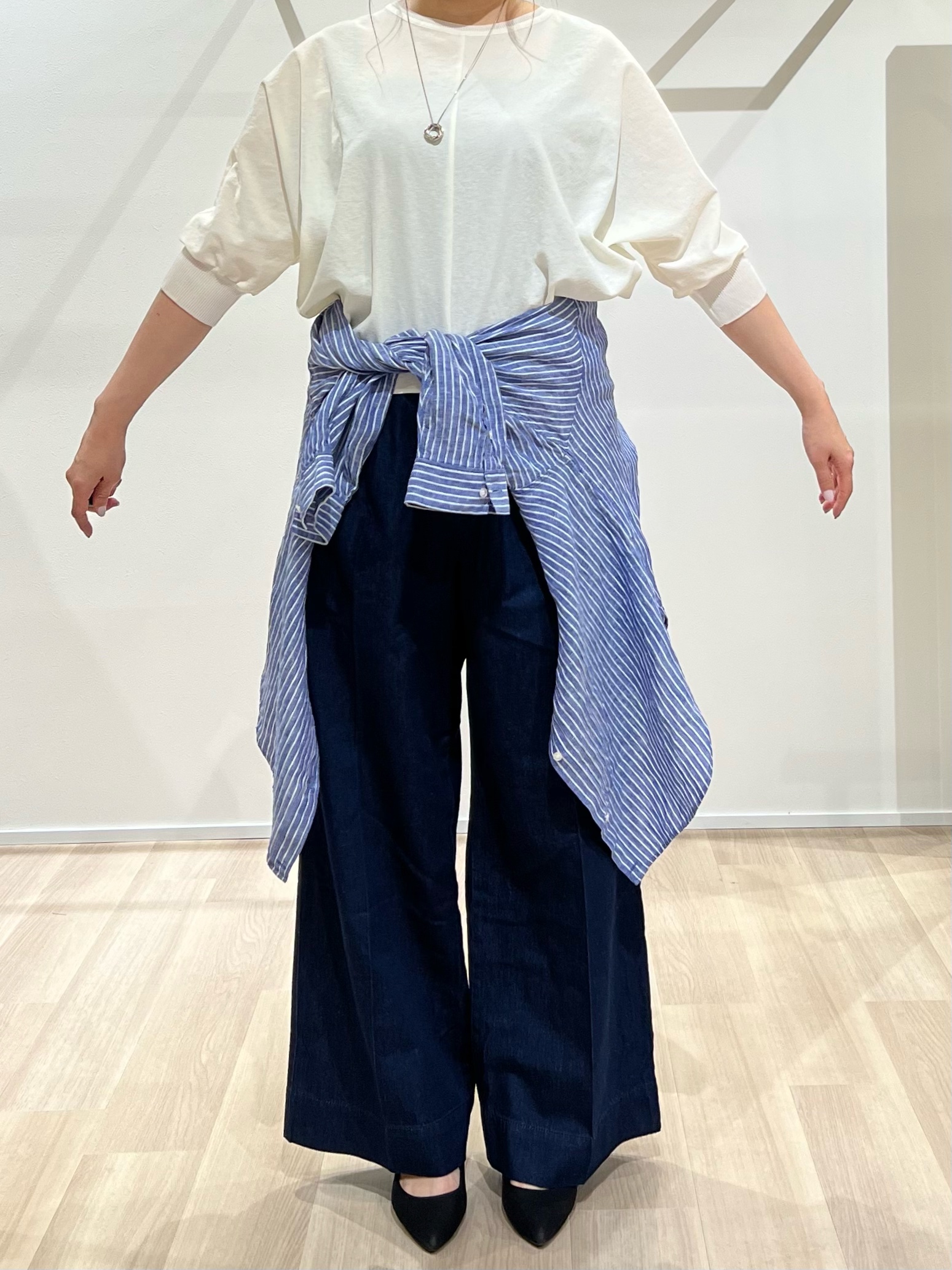 TOMOMIさんの「UNTITLED｜【吸水速乾/UVカット】ドルマンスリーブブラウス」を使ったコーディネート