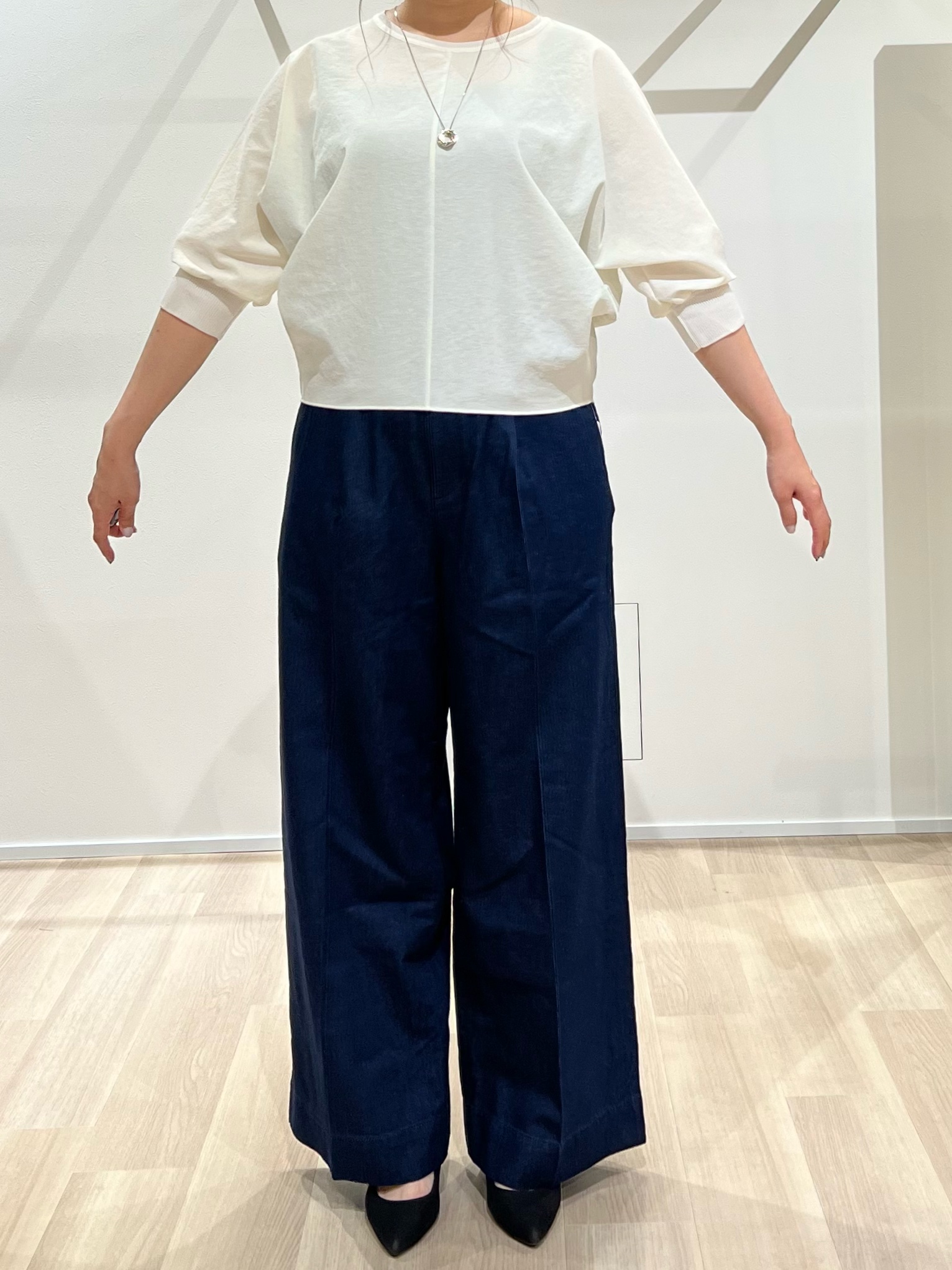 TOMOMIさんの「UNTITLED｜【吸水速乾/UVカット】ドルマンスリーブブラウス」を使ったコーディネート