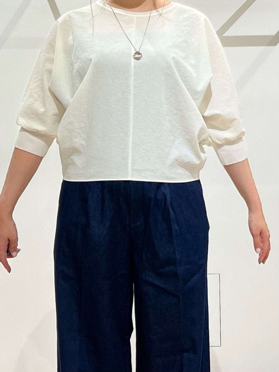 TOMOMIさんの「UNTITLED｜【吸水速乾/UVカット】ドルマンスリーブブラウス」を使ったコーディネート