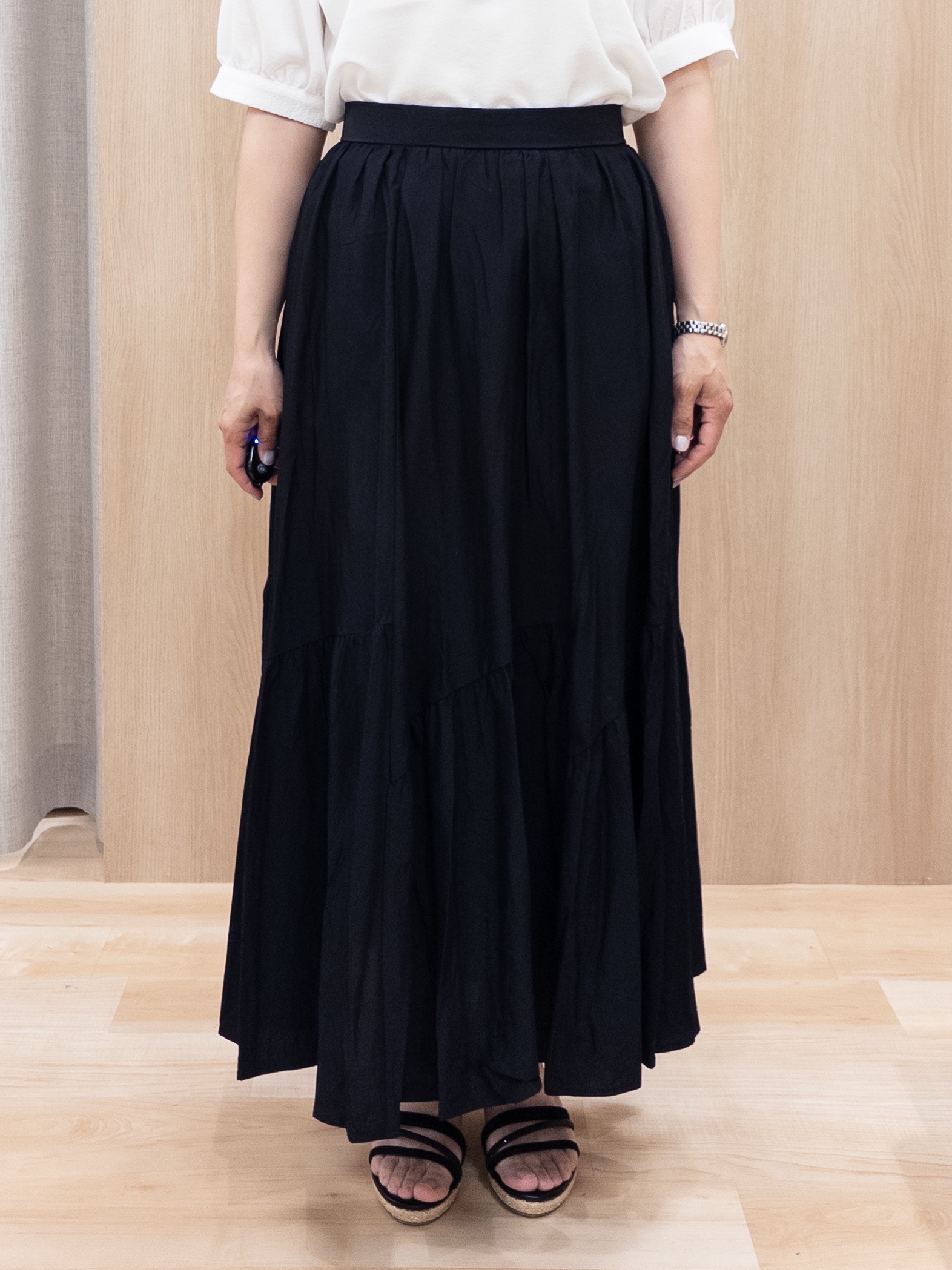 シュウコさんの「grove｜【2点SET】着るだけで完成、透かし編みニットビスチェ&times;ブラウス」を使ったコーディネート