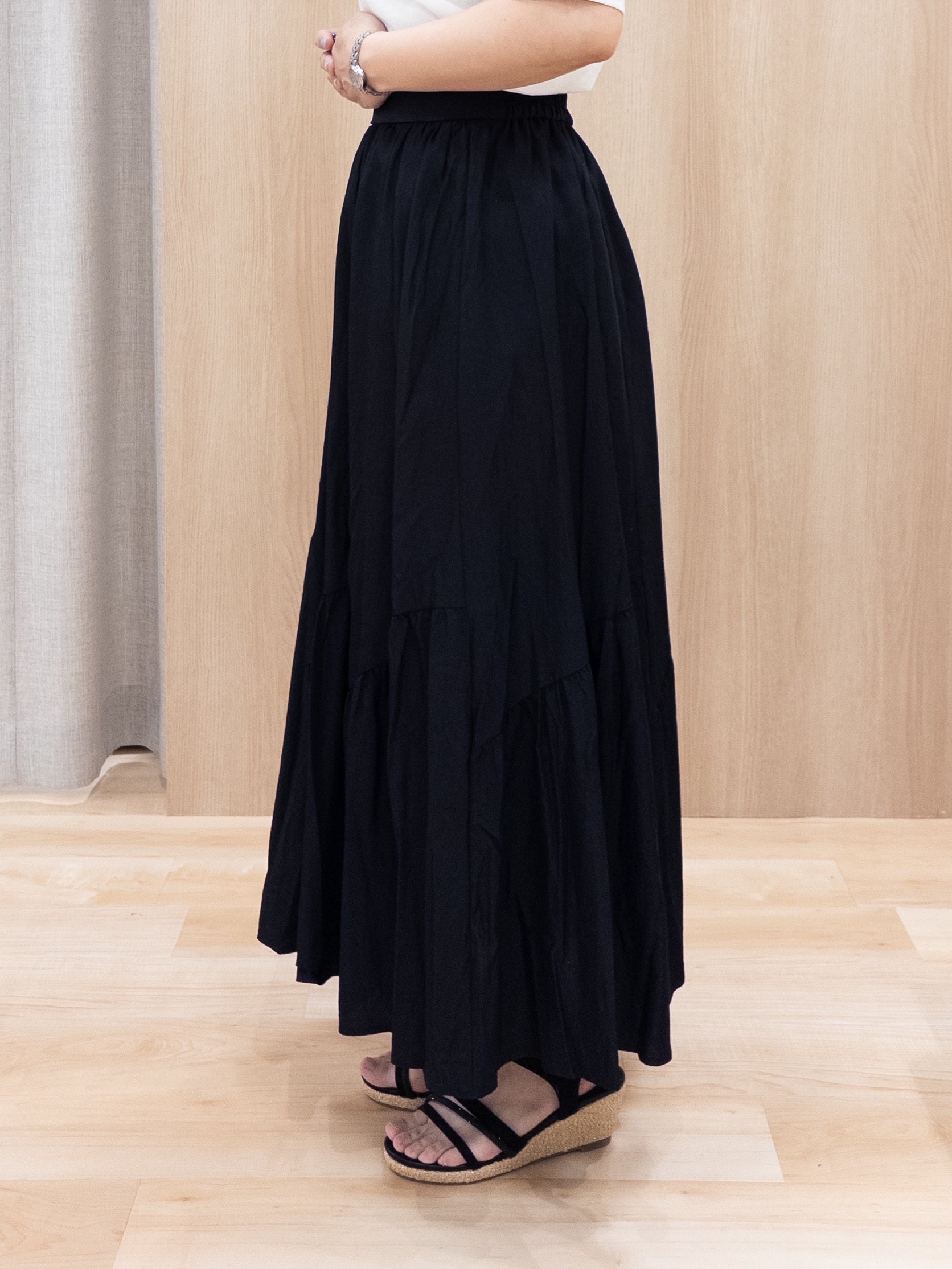 シュウコさんの「grove｜【2点SET】着るだけで完成、透かし編みニットビスチェ&times;ブラウス」を使ったコーディネート