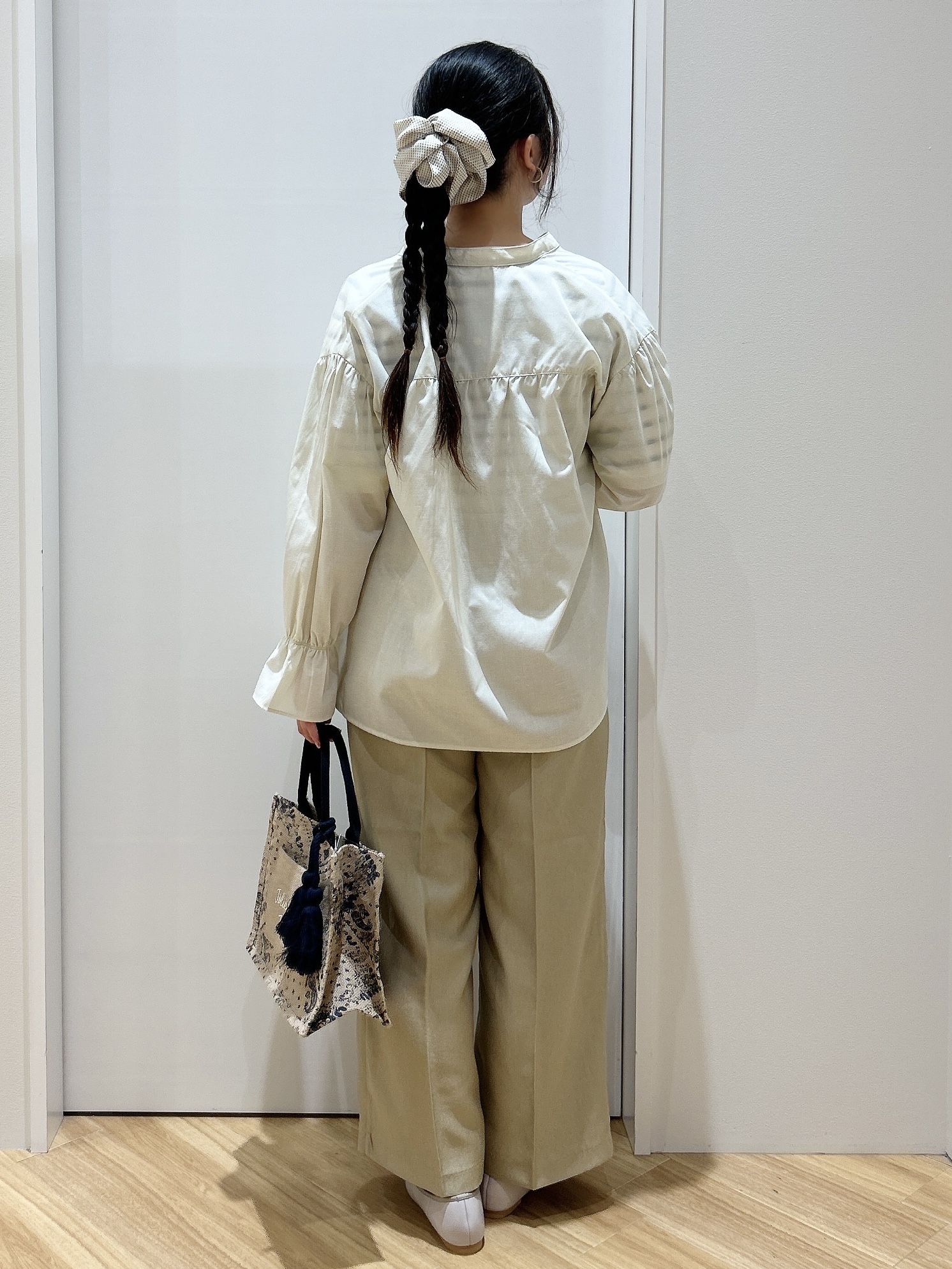 みいさんの「grove｜【シリーズ累計36万枚/UVカット・ひんやり・洗濯機OK】やわらかドライタッチ 五分袖クルーネックニ」を使ったコーディネート
