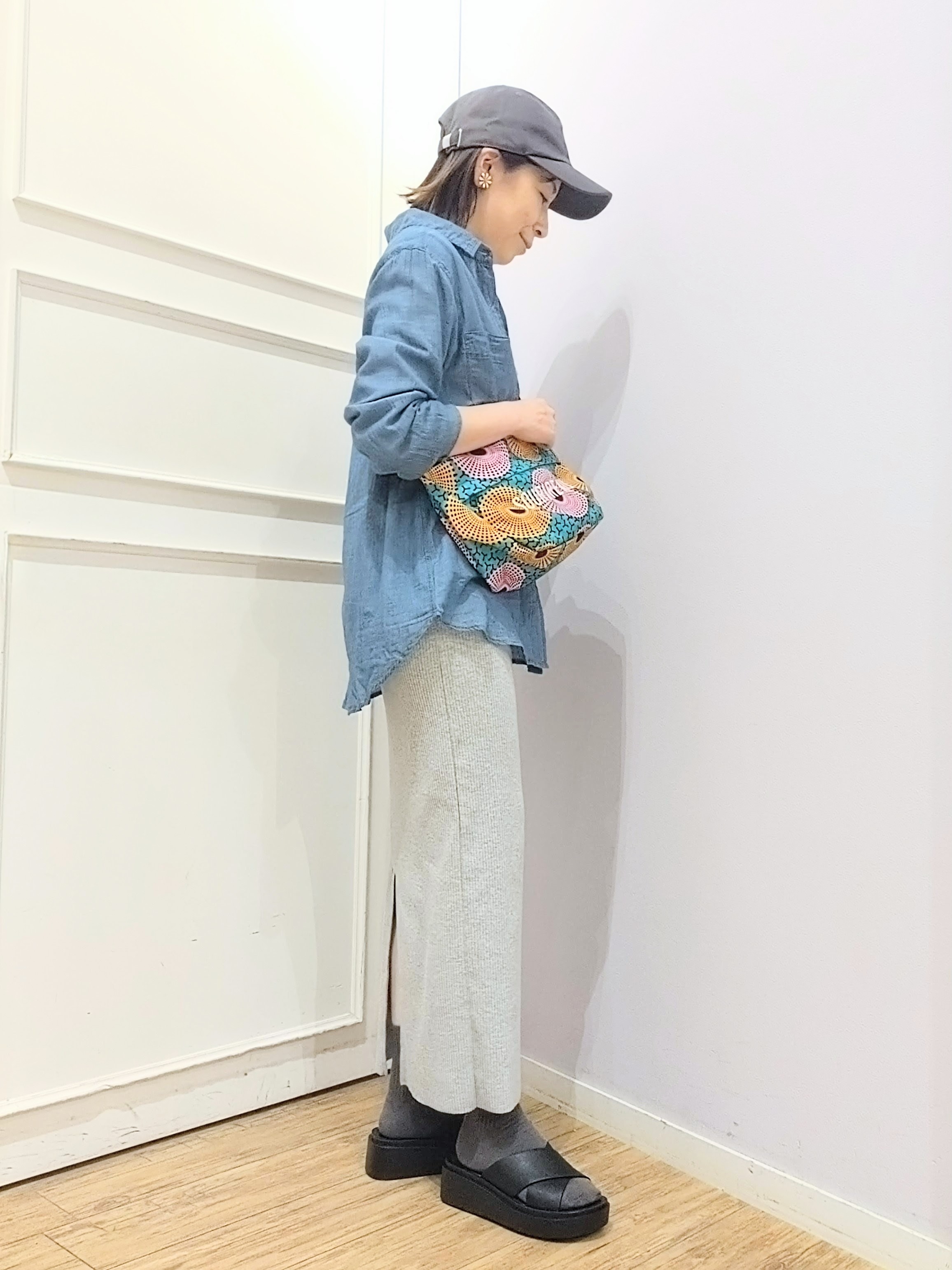 miomioさんの「SHOO･LA･RUE｜ラタプリントショルダーバッグ」を使ったコーディネート