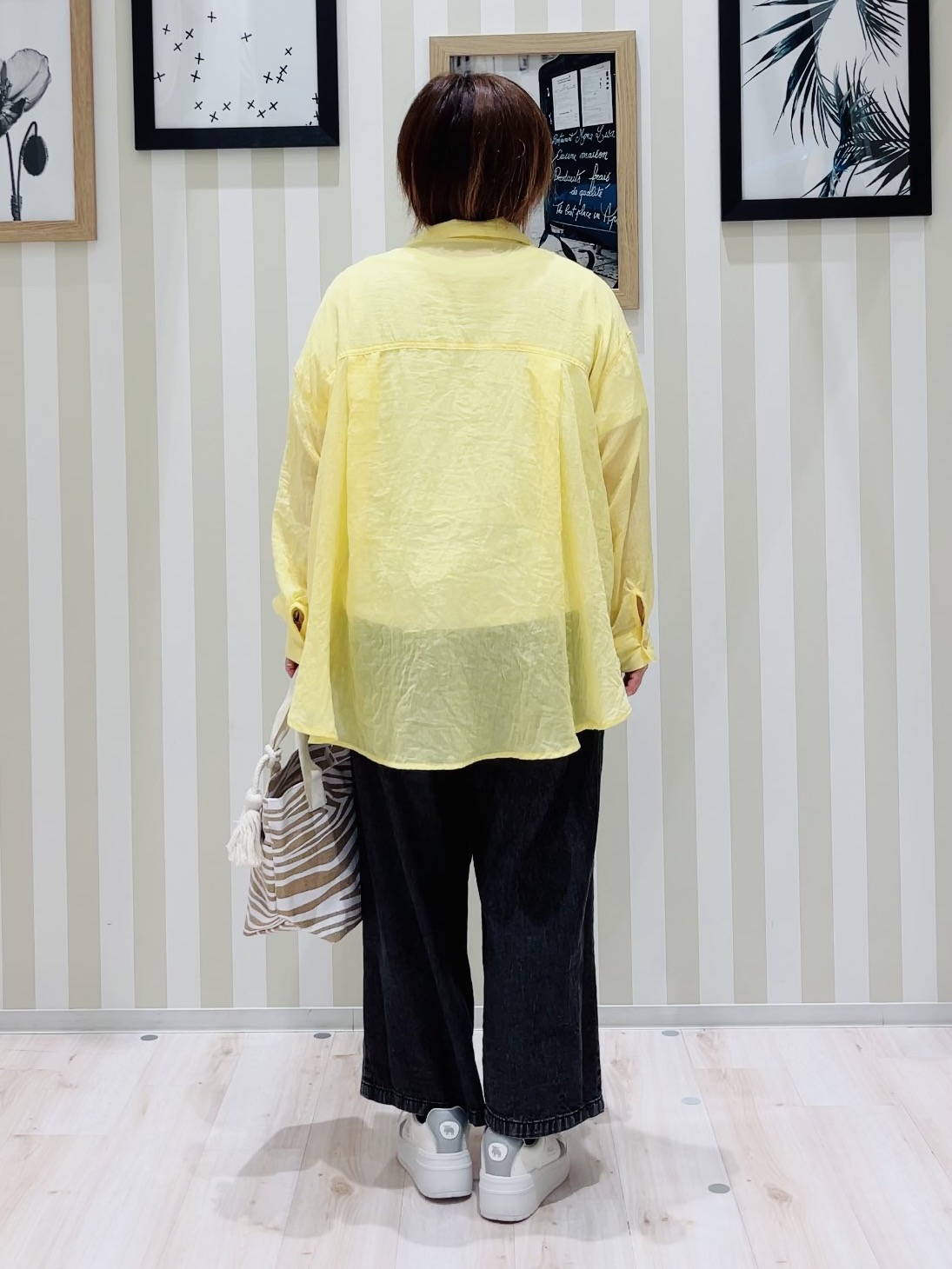 ma_miさんの「SHOO･LA･RUE｜【体型カバー】ふんわり質感 やわらかこなれシアーシャツ」を使ったコーディネート