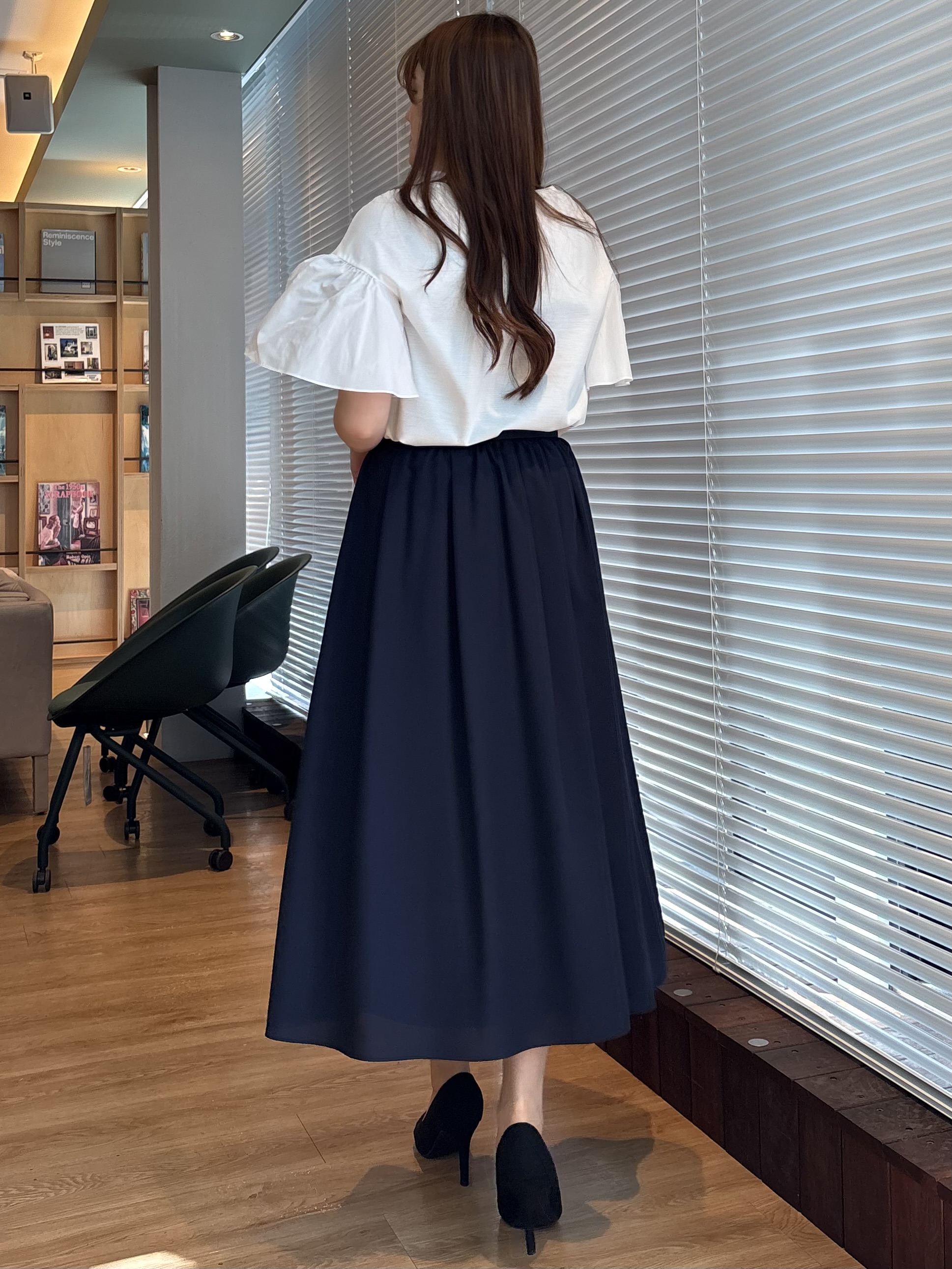 sayaさんの「COUP DE CHANCE｜【手洗い可／日本製】フレアスリーブプルオーバー」を使ったコーディネート